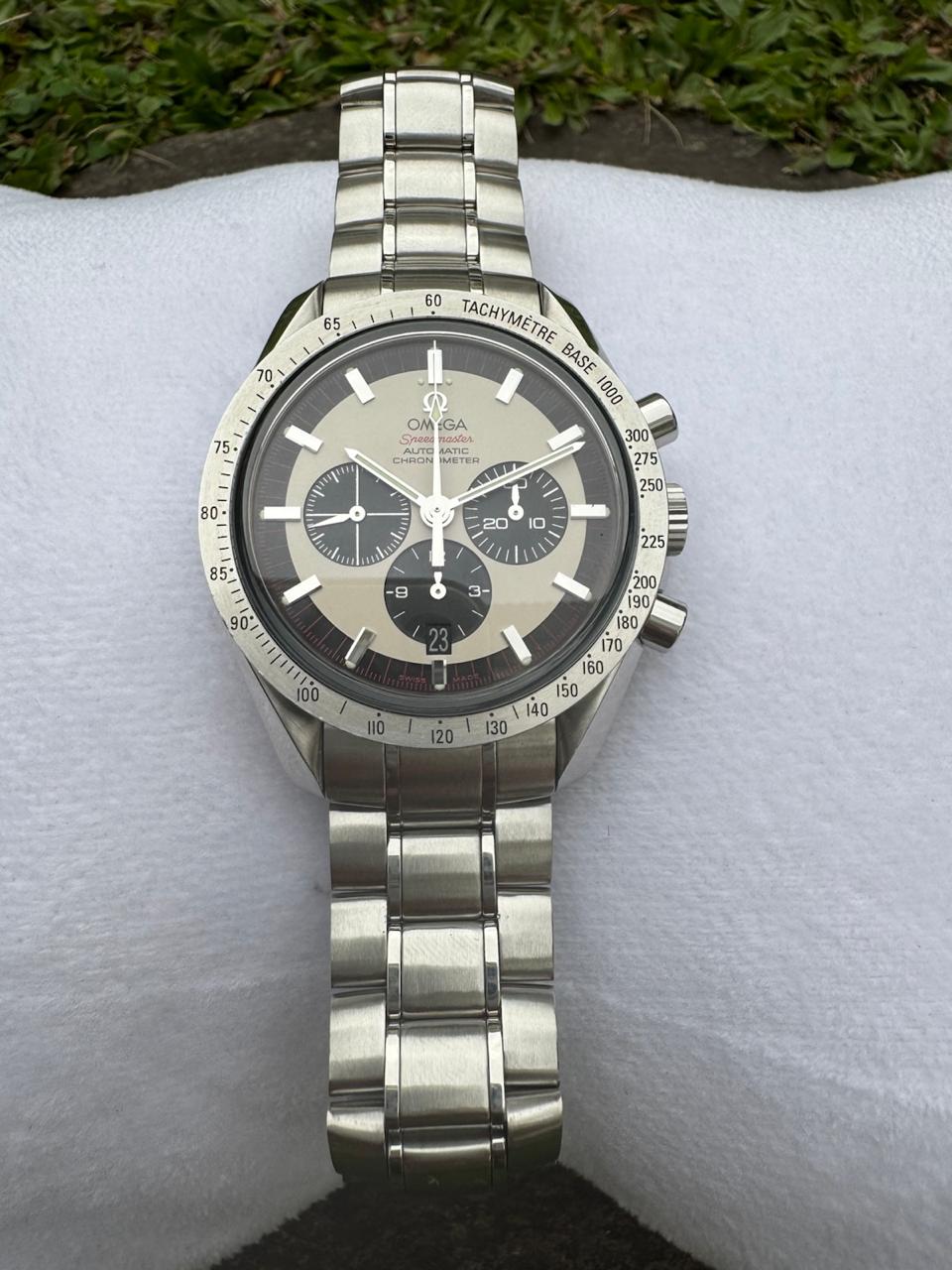 SPEEDMASTER SCHUMACHER 'THE LEGEND' WHITE PANDA DIAL LIMITED EDITION (UNDATED)