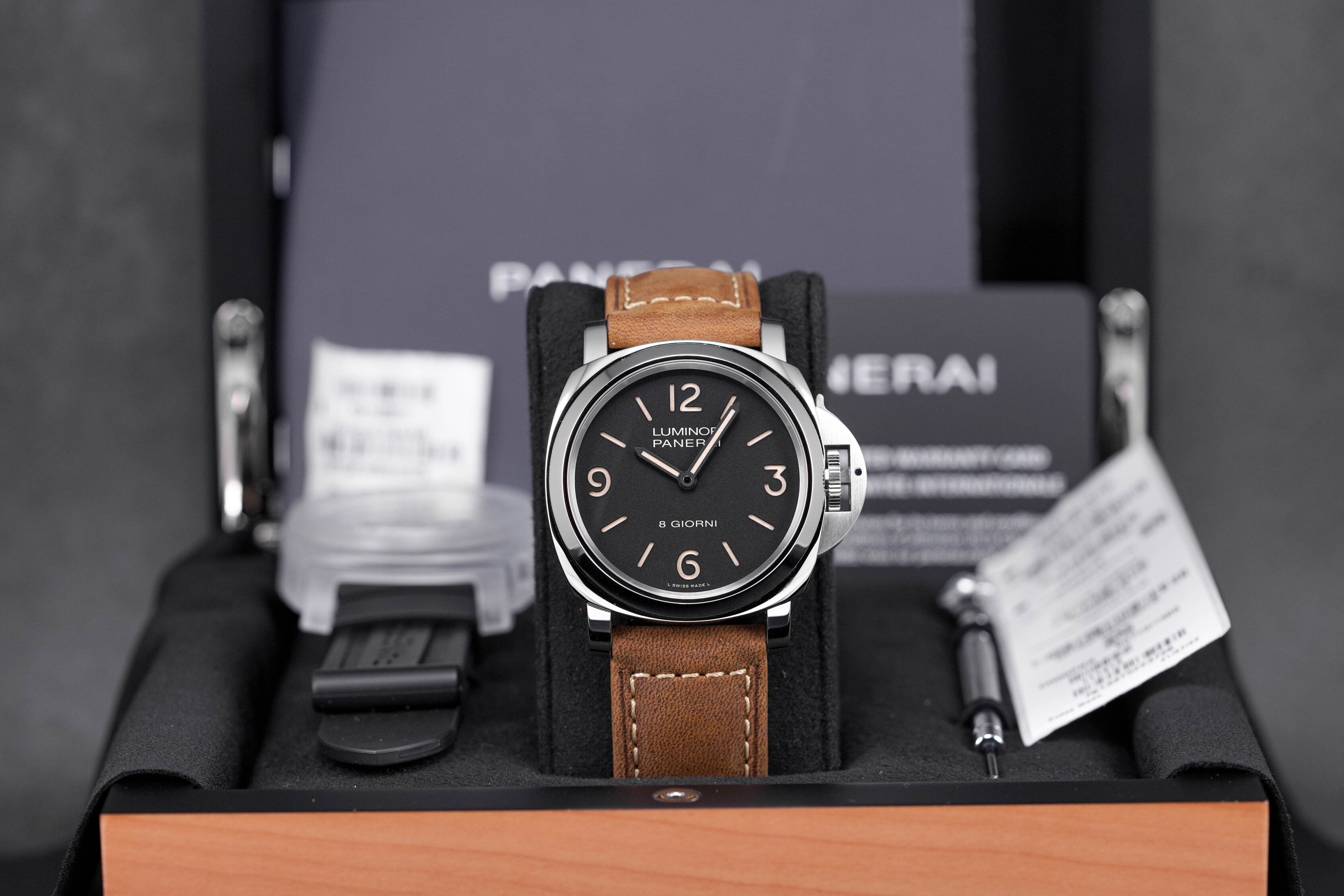 LUMINOR 44MM BASE 8 GIORNI PAM 914 BLACK DIAL (2023)