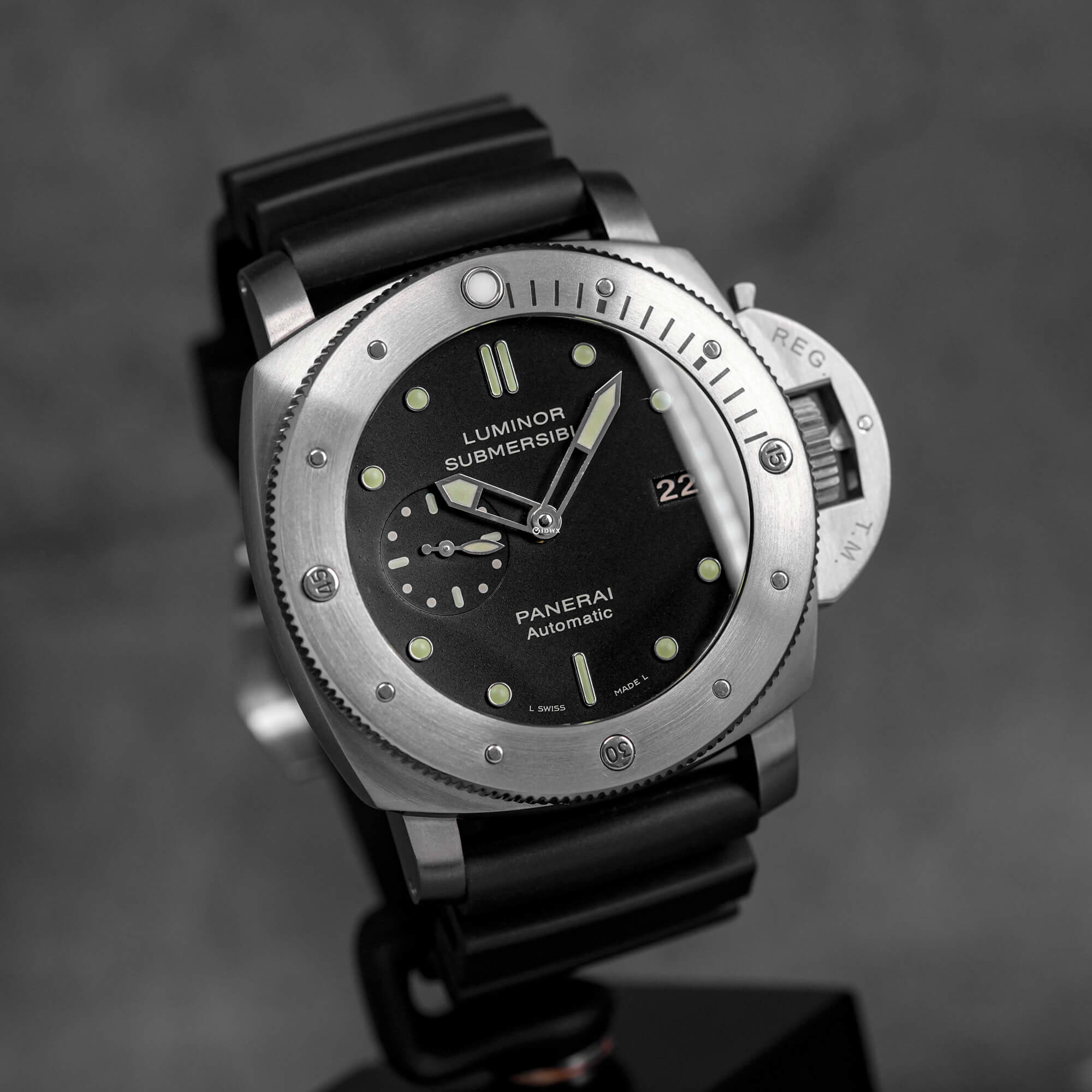 LUMINOR SUBMERSIBLE 1950 3 DAYS 47MM TITANIUM BLACK DIAL PAM 305 (2010)