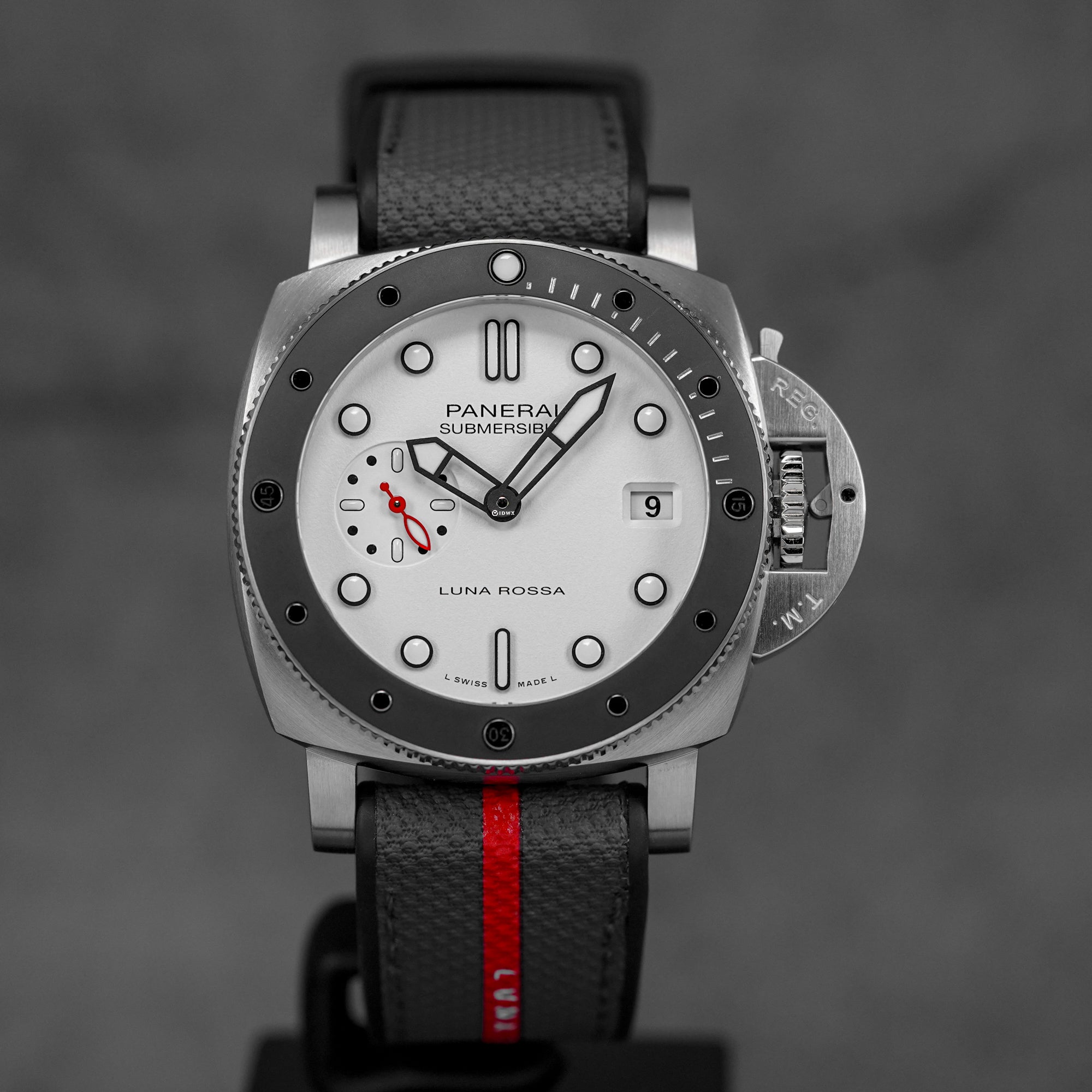 SUBMERSIBLE LUNA ROSSA 42MM WHITE DIAL PAM 1579 (2026)
