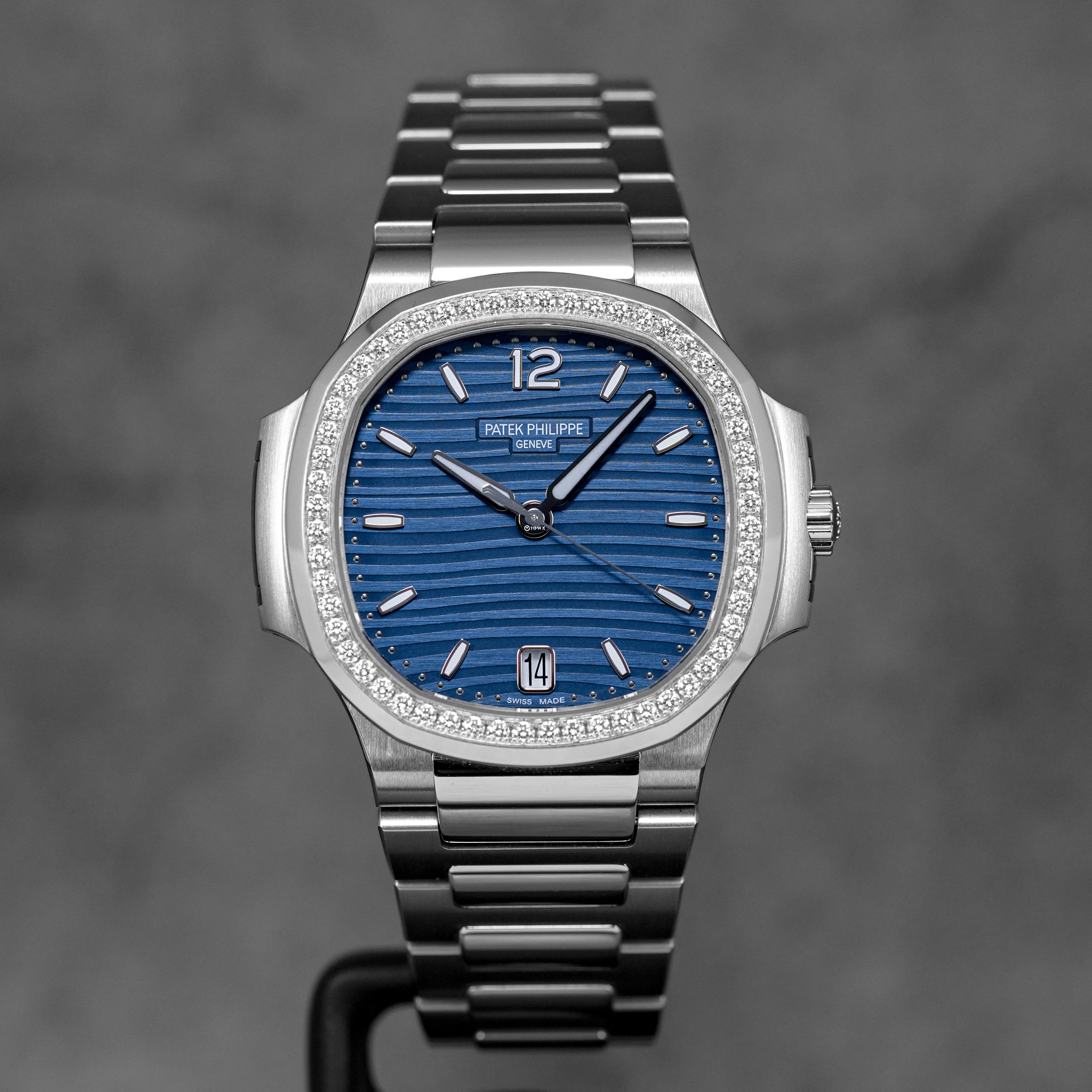 harga patek philippe nautilus 7118-1200a blue diamond