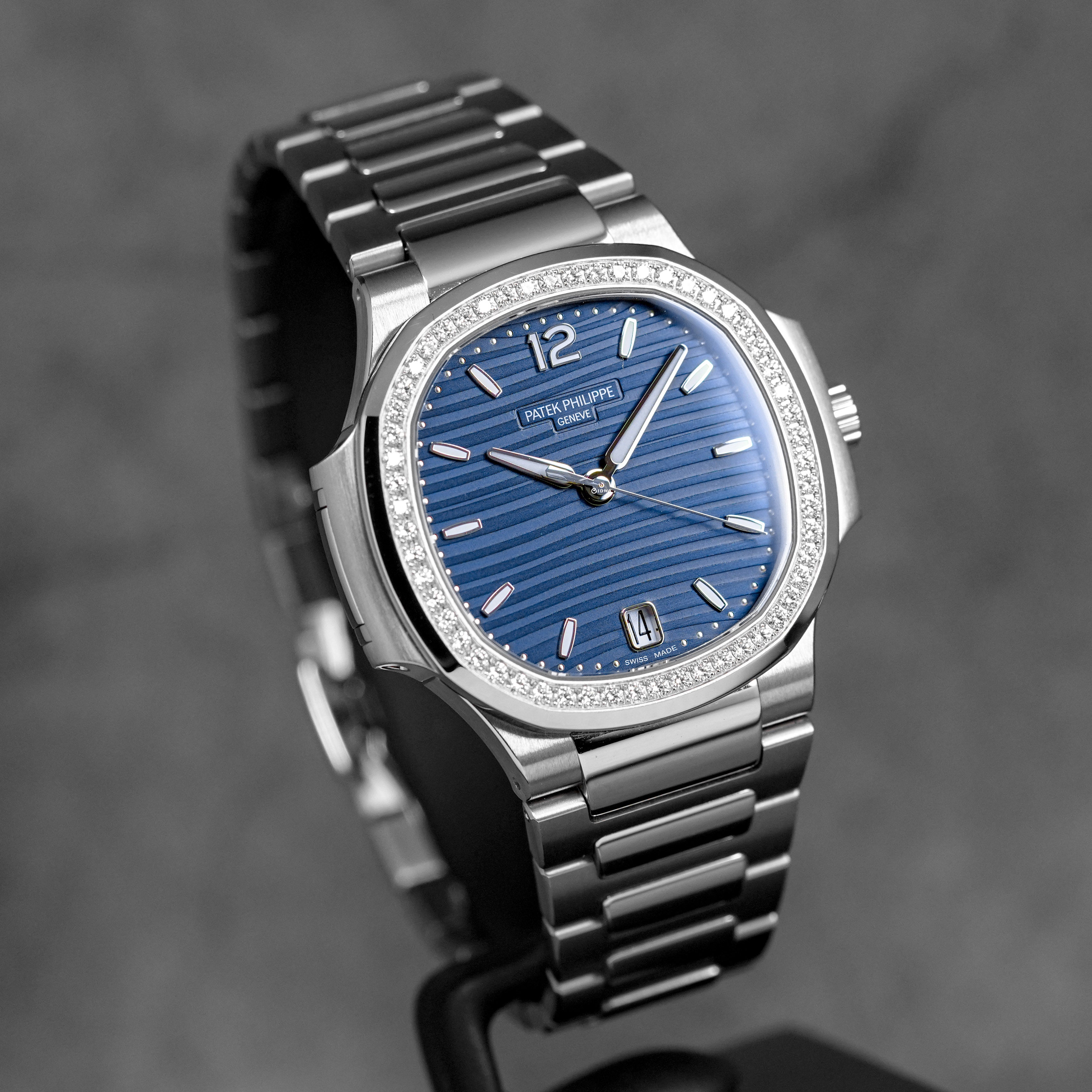 harga patek philippe nautilus 7118-1200a blue diamond
