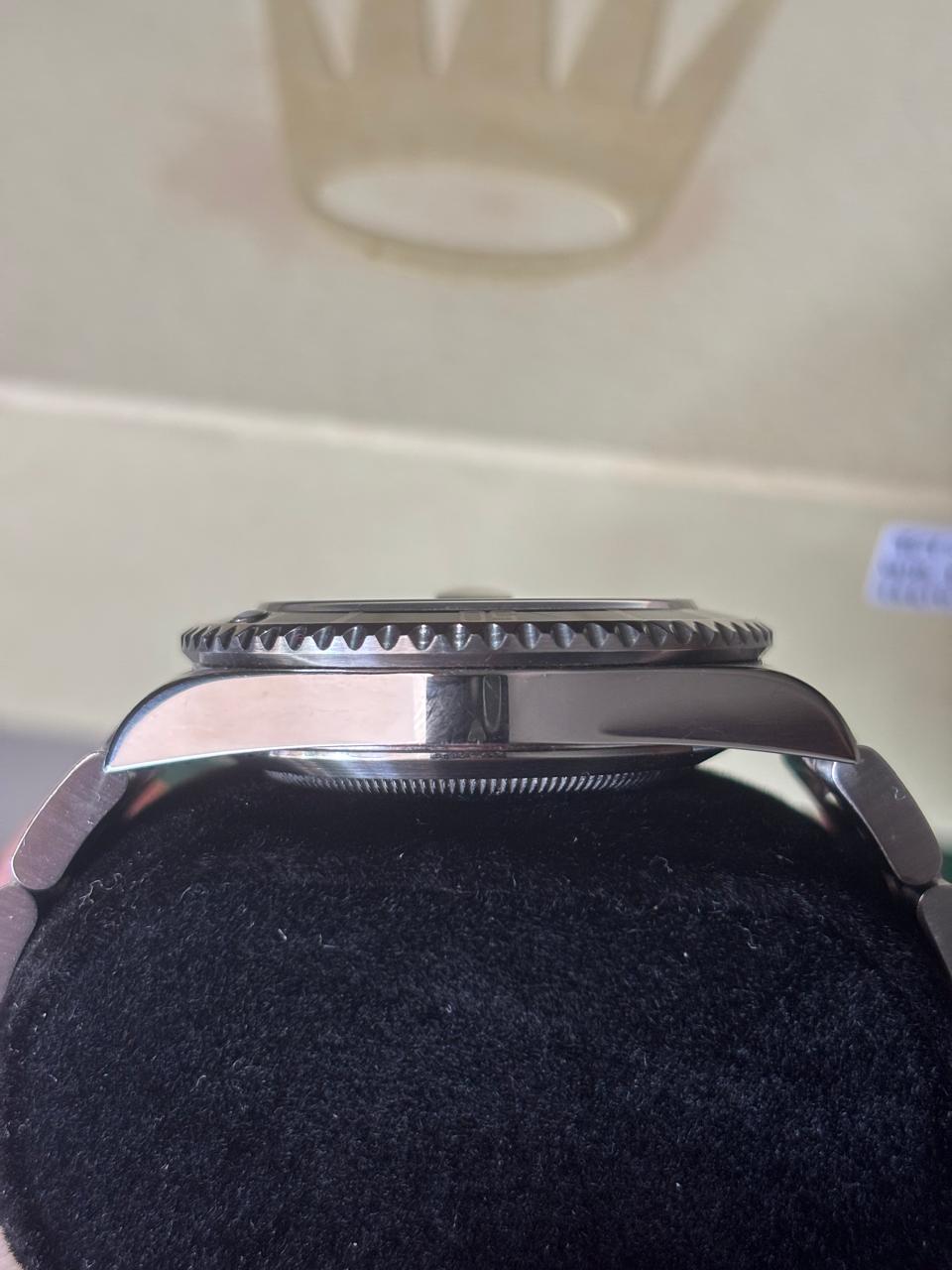 SUBMARINER DATE 40MM 16610 'V SERIES' (2009)