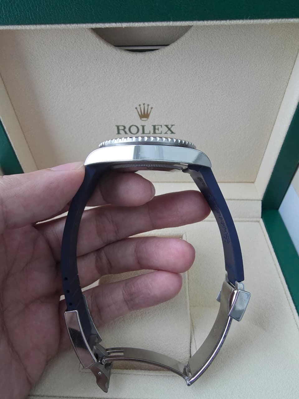 GMT MASTER-II PEPSI WITH RUBBER-B STRAP (2022)