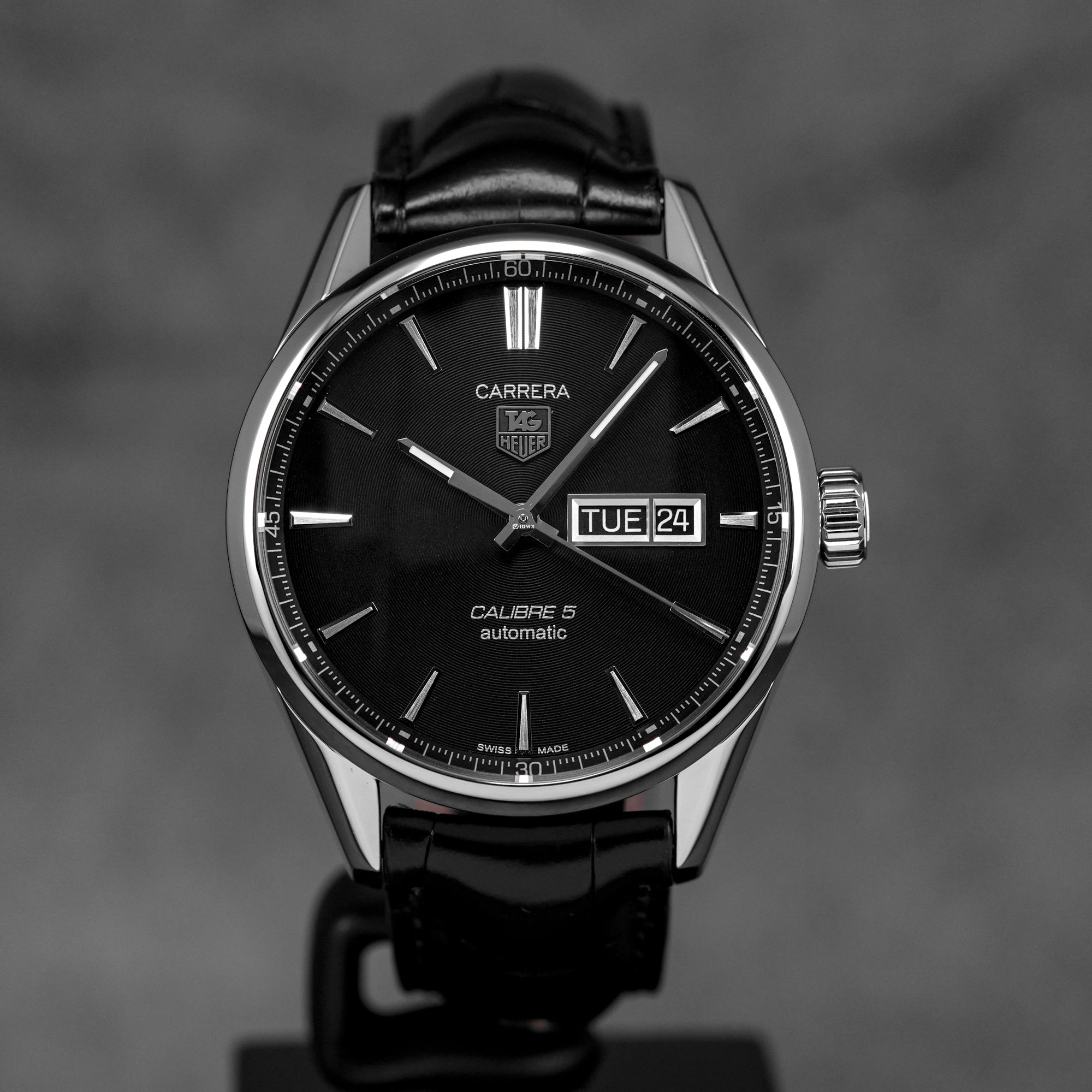 harga tag heuer carrera calibre 5 day date