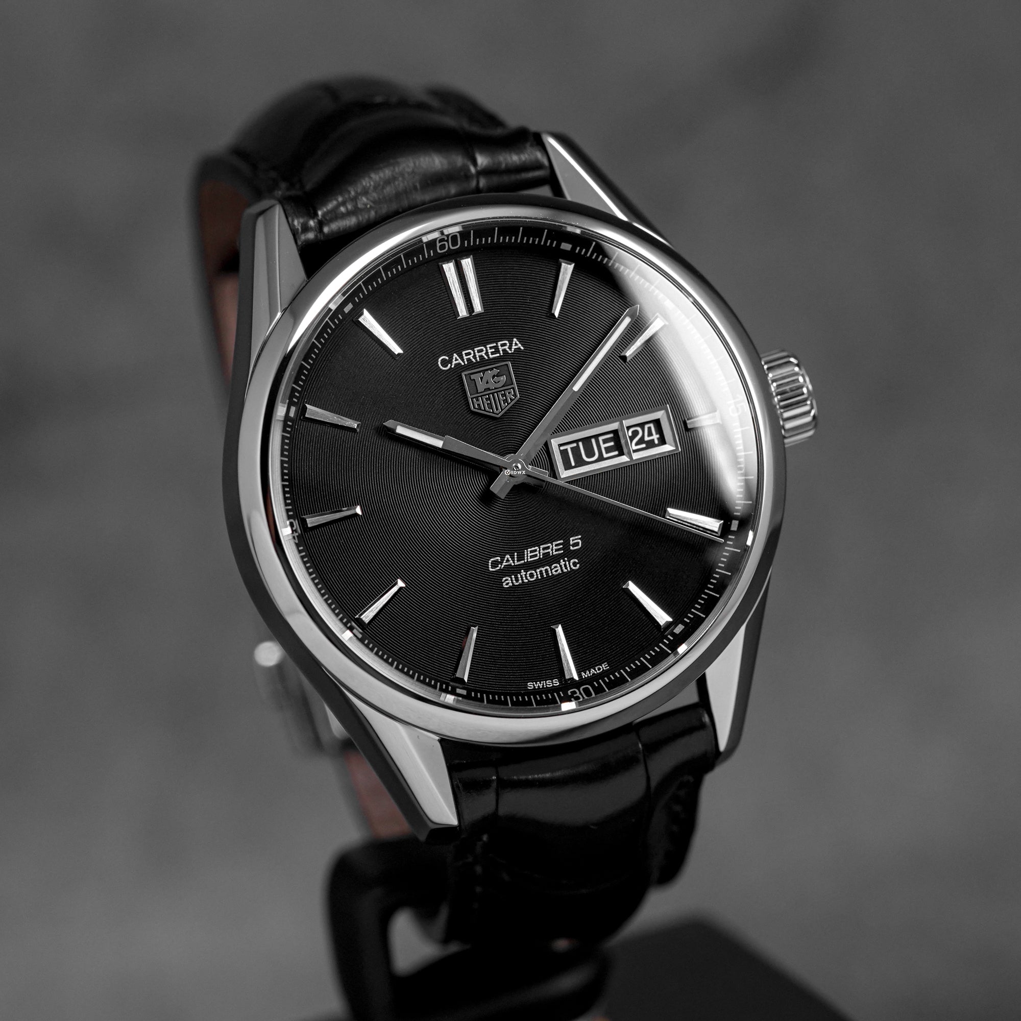 harga tag heuer carrera calibre 5 day date