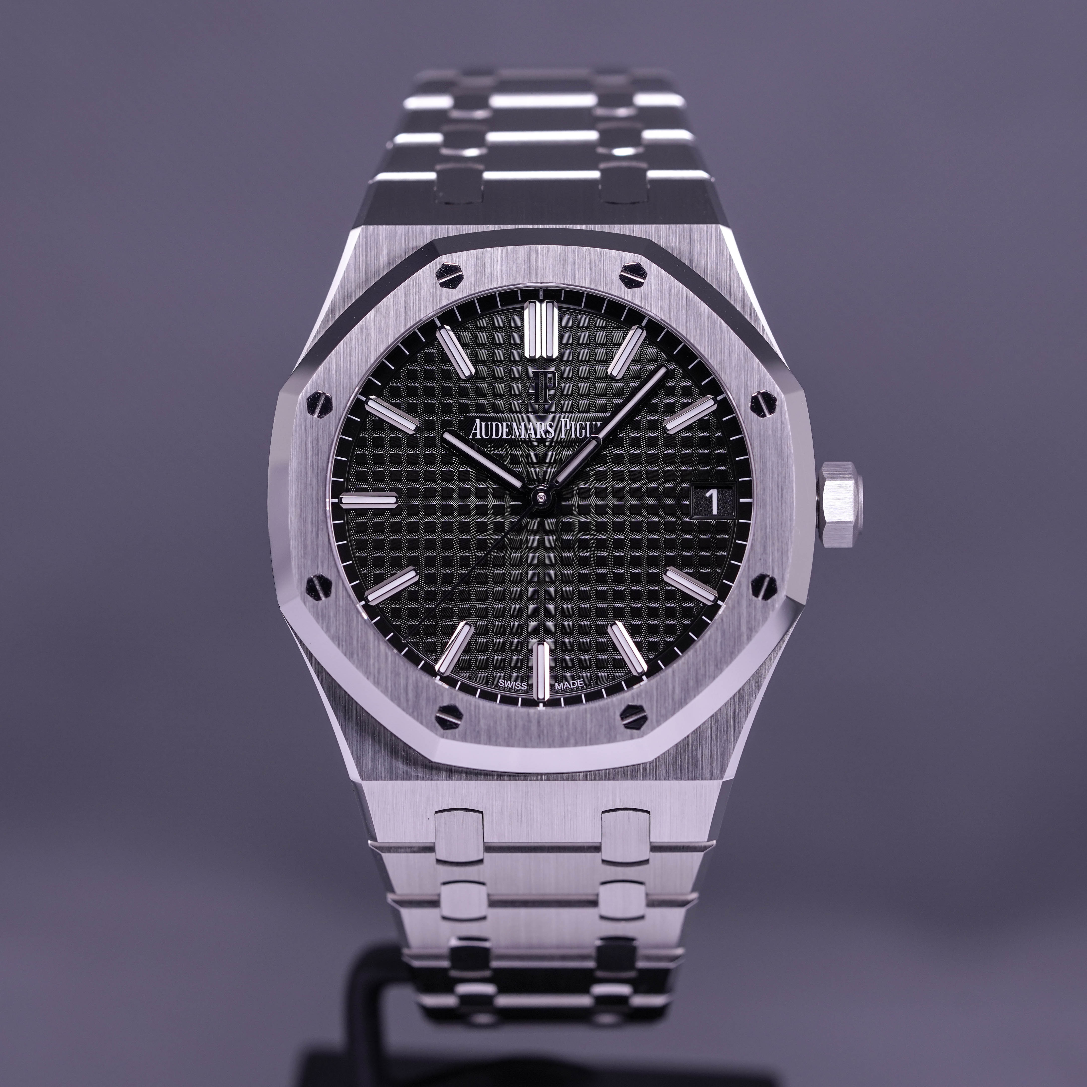 AUDEMARS PIGUET ROYAL OAK 41MM 15500 BLACK DIAL (2022)