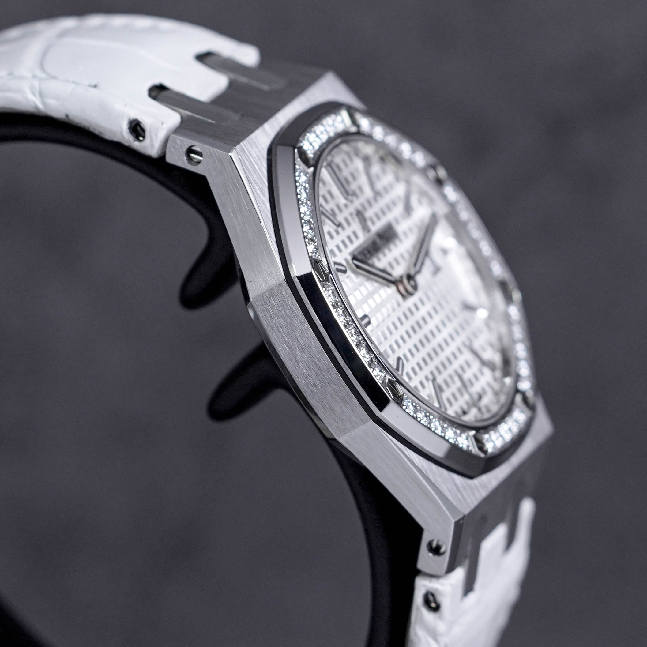 ROYAL OAK 33MM LADIES DIAMOND BEZEL WHITE DIAL (2015)