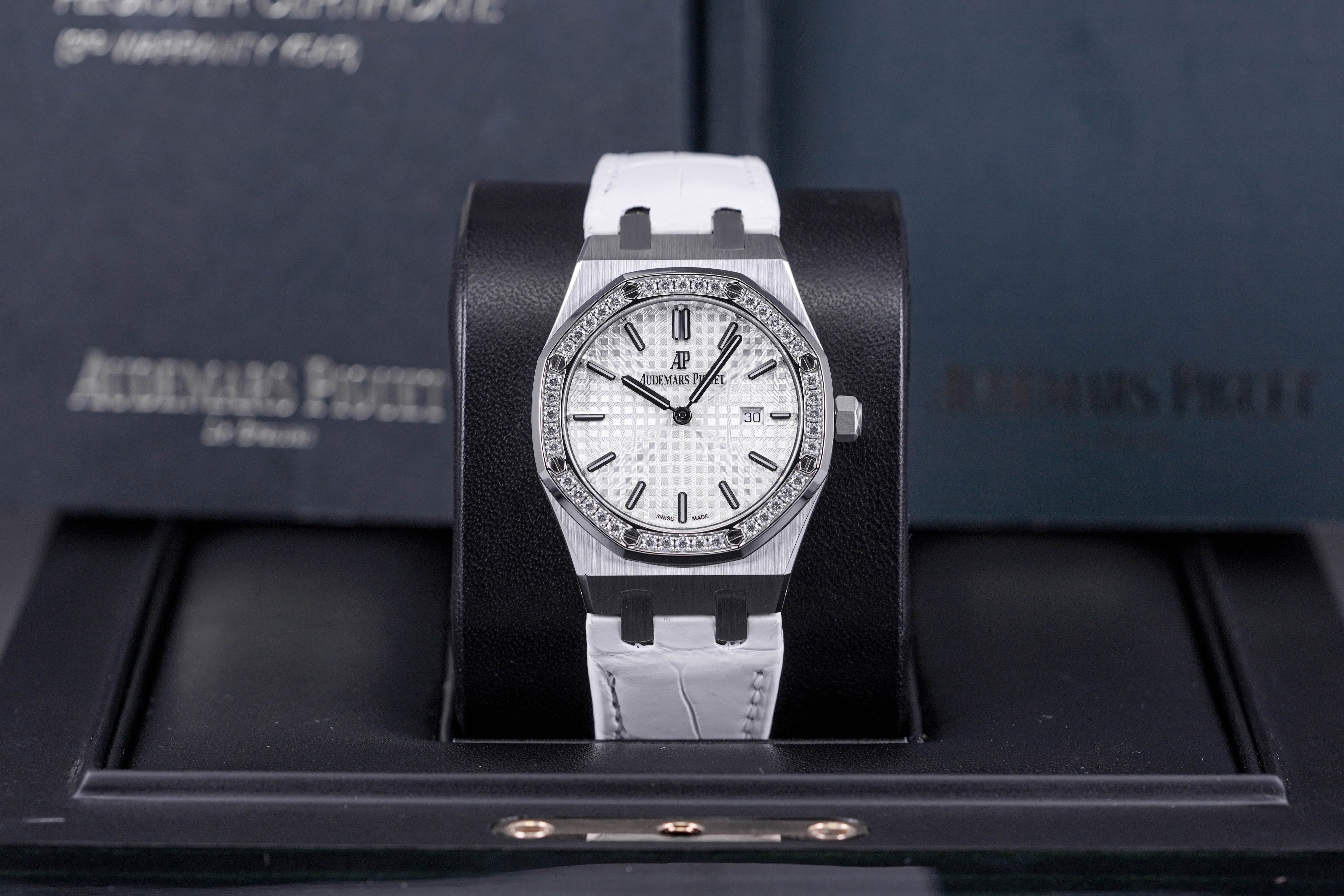 ROYAL OAK 33MM LADIES DIAMOND BEZEL WHITE DIAL (2015)