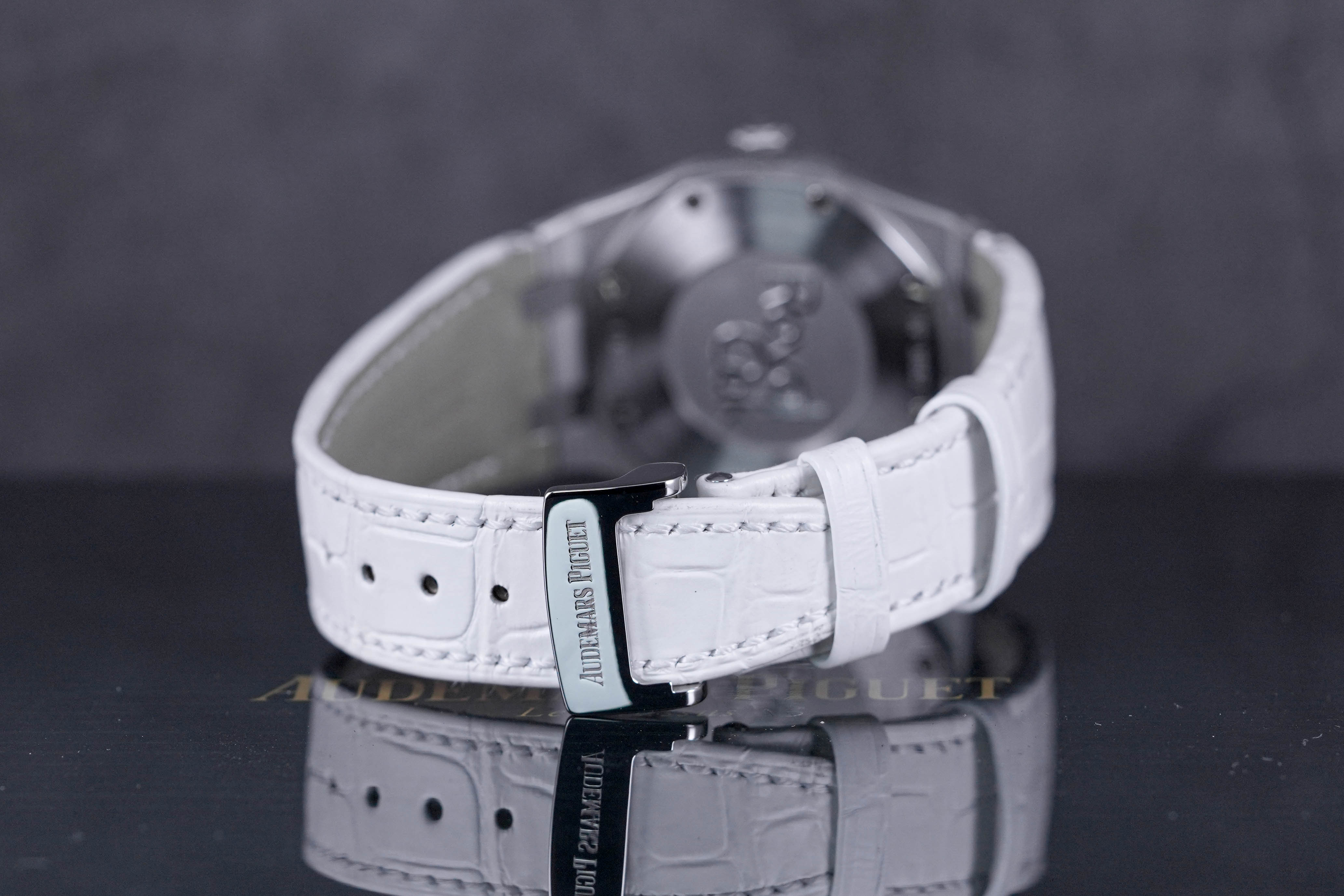 ROYAL OAK 33MM LADIES DIAMOND BEZEL WHITE DIAL (2015)