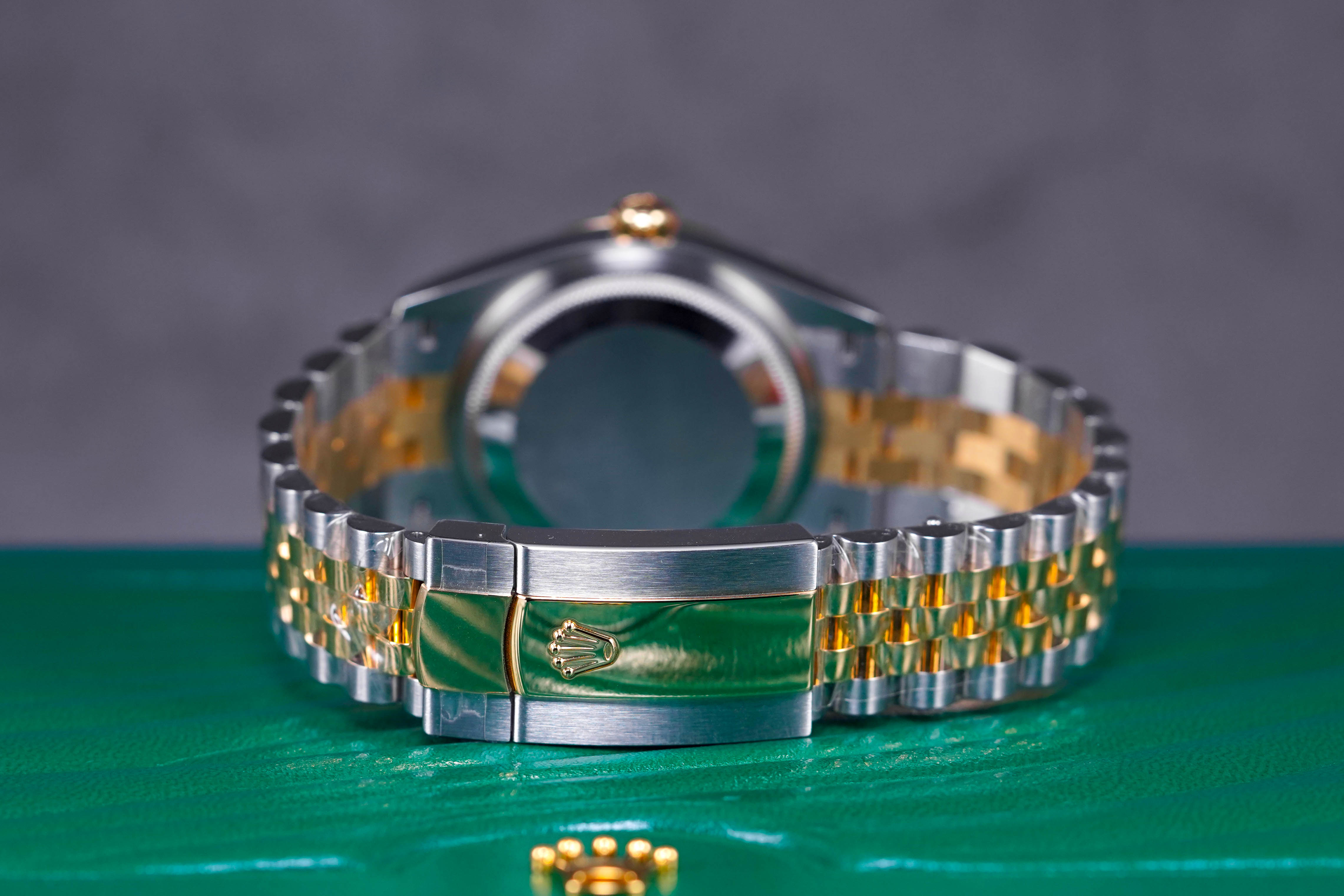 DATEJUST 36MM TWOTONE YELLOWGOLD BLACK DIAMOND DIAL (2022)