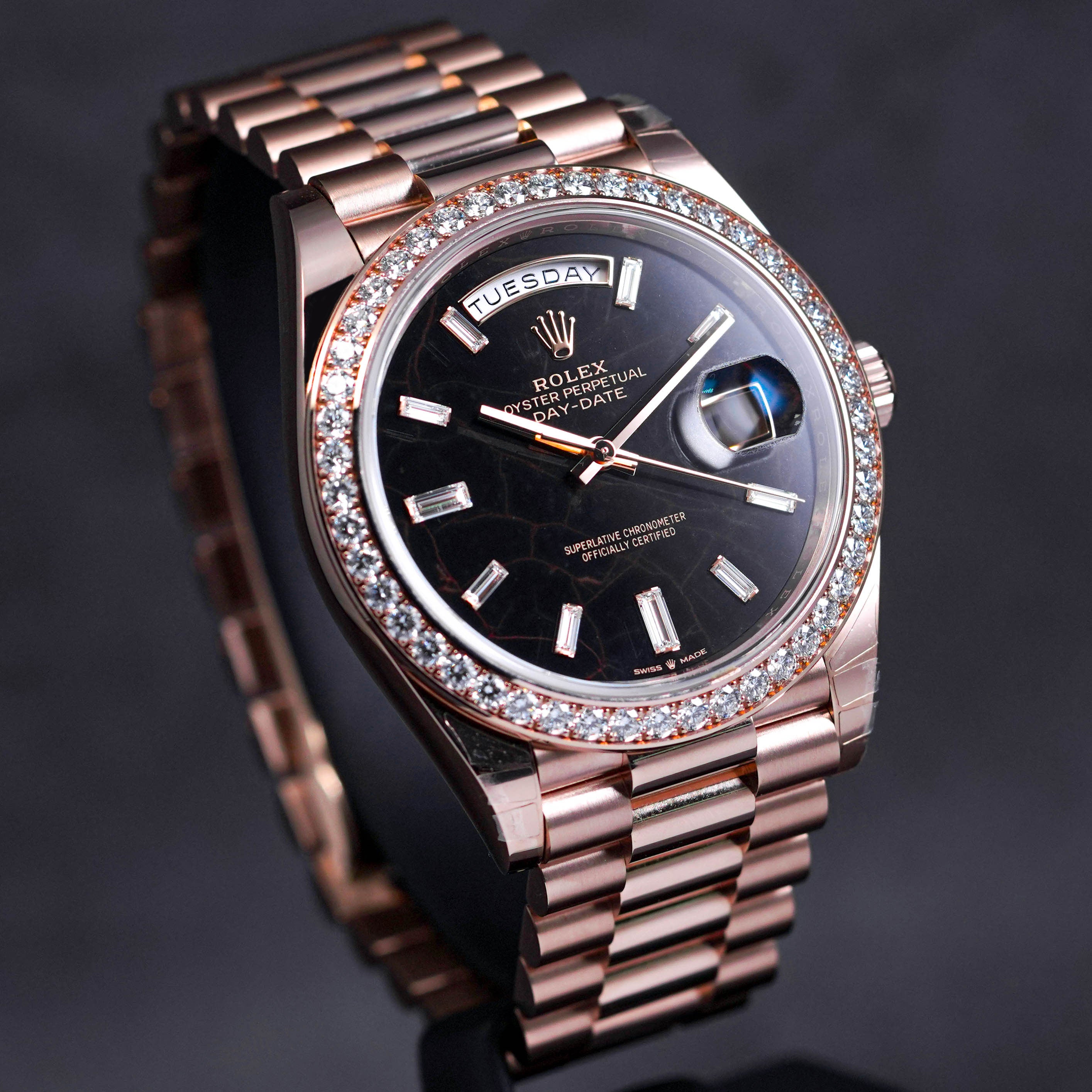 DAYDATE 40MM ROSEGOLD DIAMOND BEZEL EISENKIESEL BAGUETTE DIAL (2021)