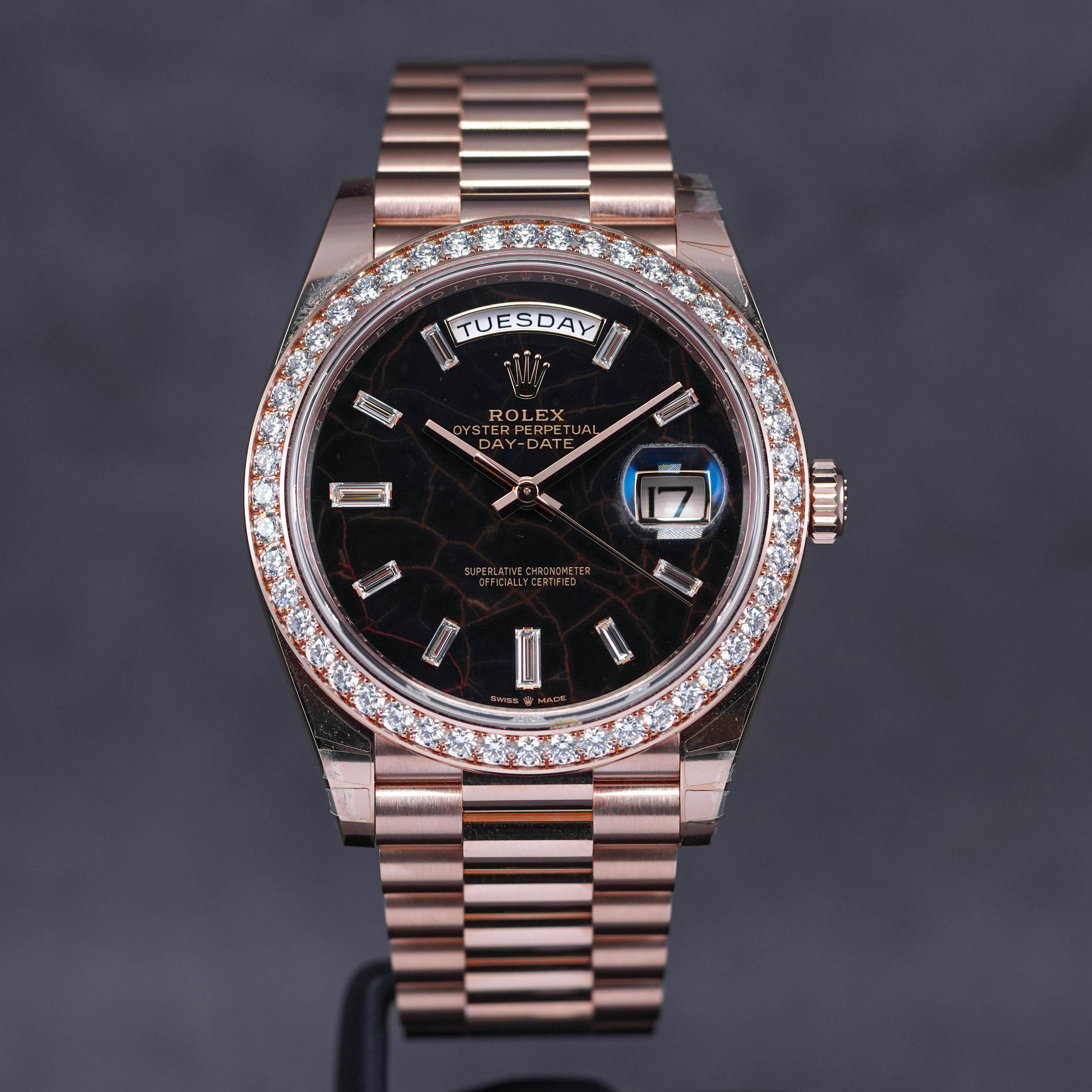 DAYDATE 40MM ROSEGOLD DIAMOND BEZEL EISENKIESEL BAGUETTE DIAL (2021)