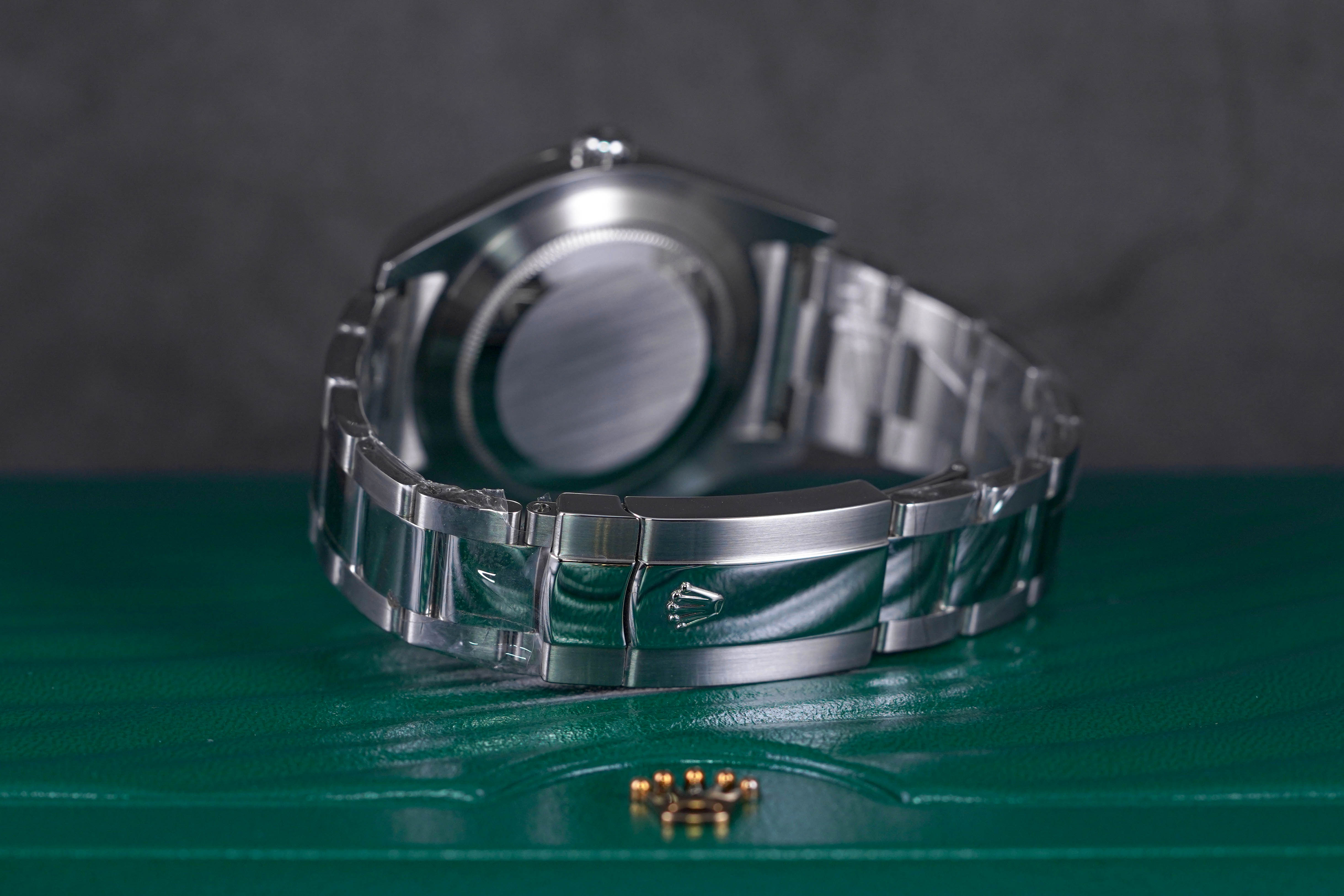 DATEJUST 41MM FLUTED OYSTER RHODIUM DIAMOND DIAL (2017)