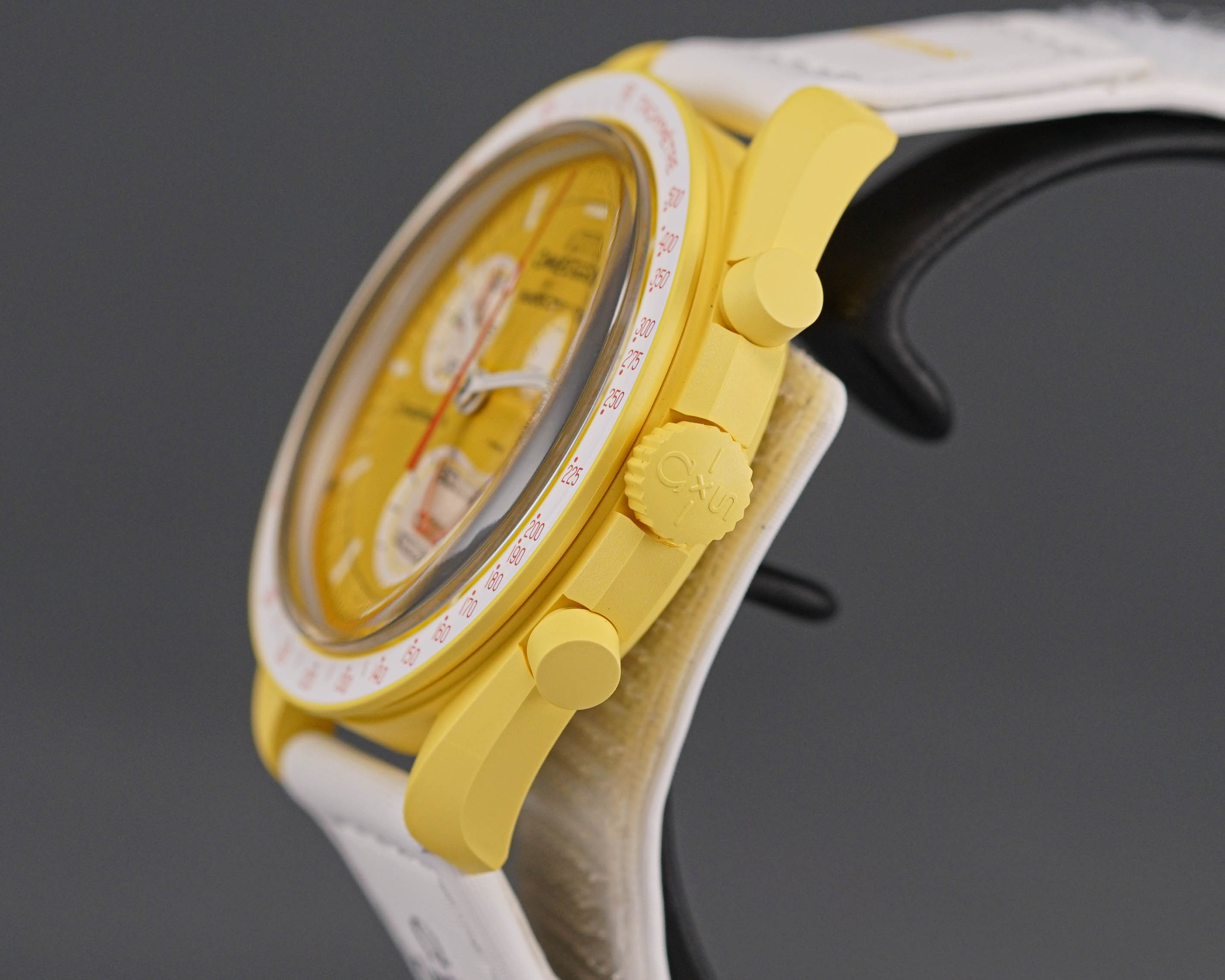 MOONSWATCH MISSION TO SUN