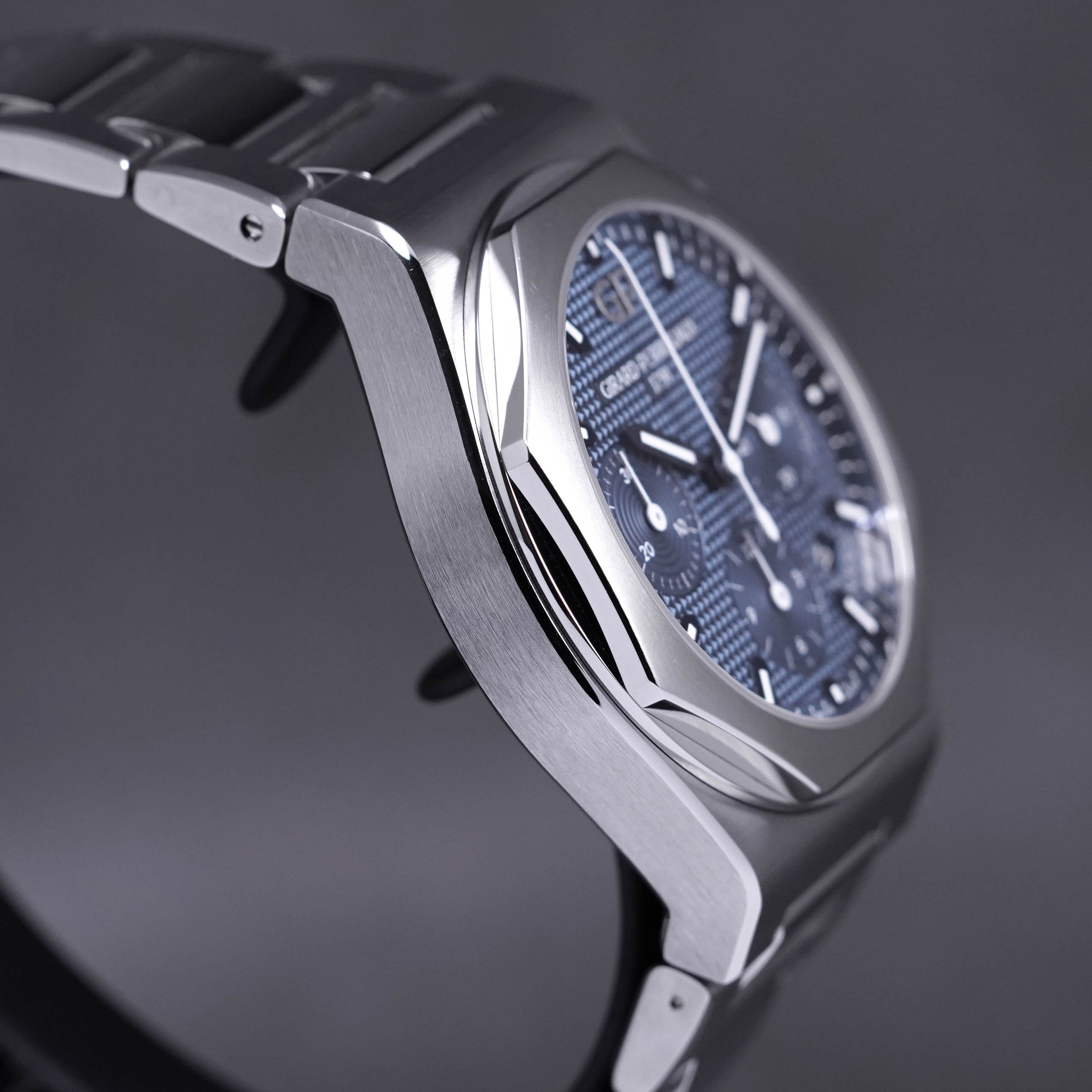 GIRARD PERREGAUX CHRONO BLUE