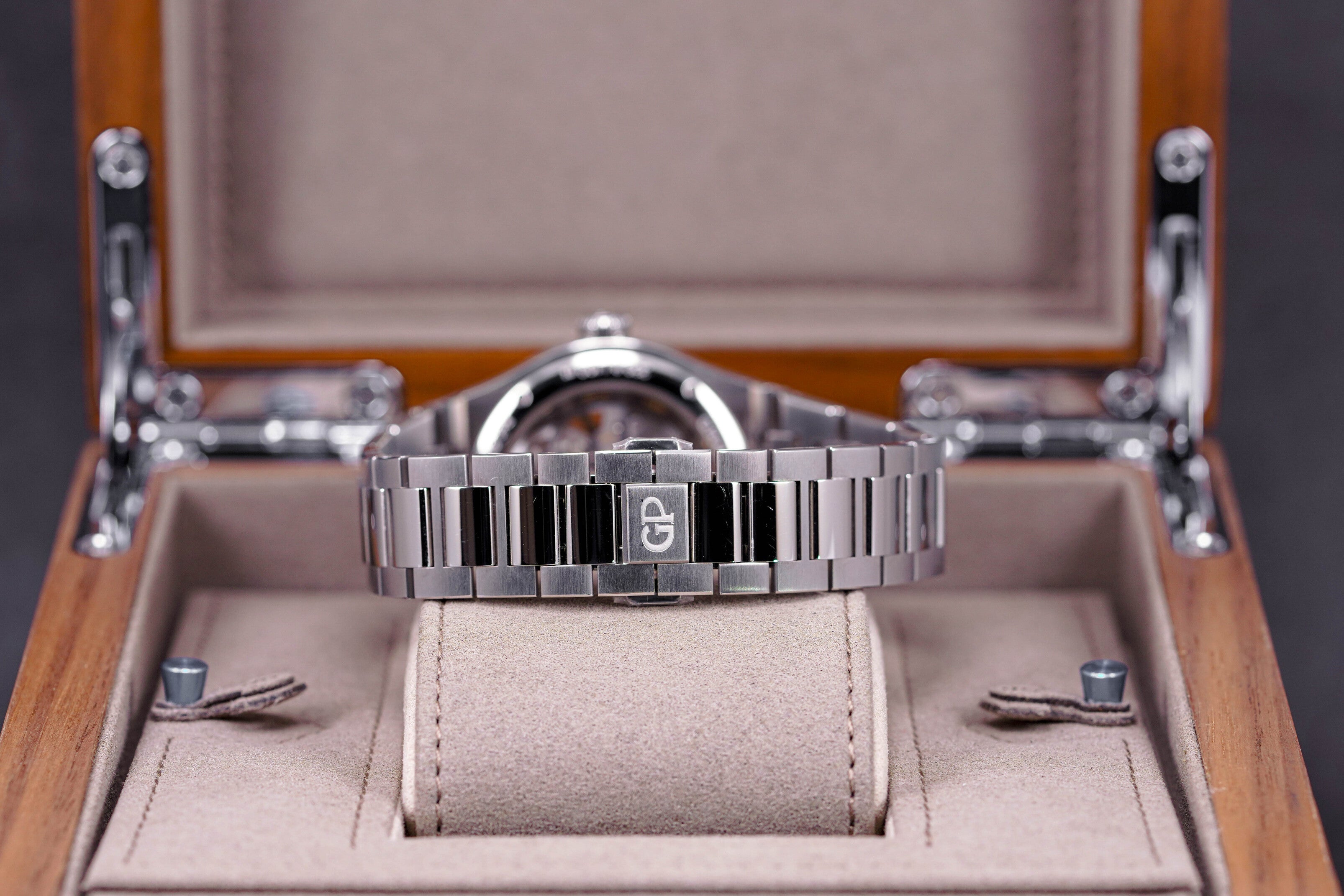 LAUREATO SKELETON STEEL (2022)