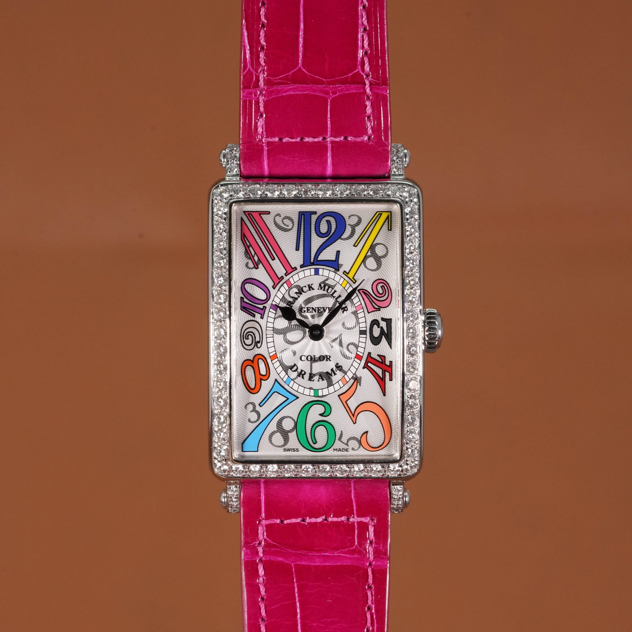 LONG ISLAND DIAMOND BEZEL COLOR OF DREAMS (RED)