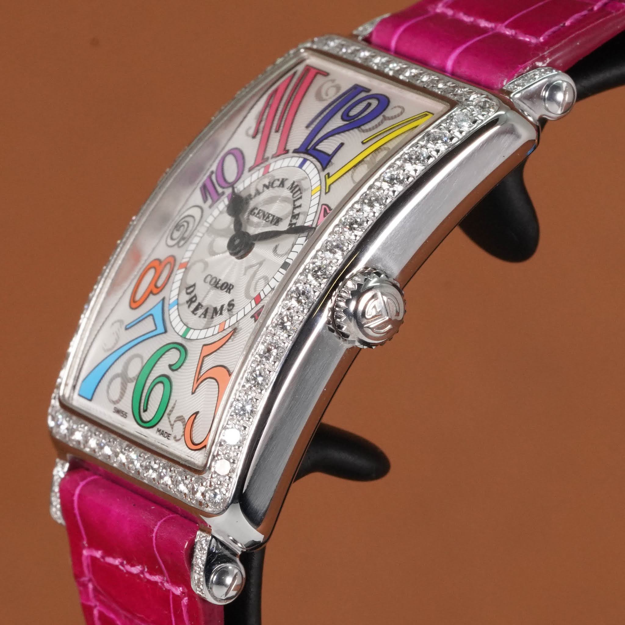 LONG ISLAND DIAMOND BEZEL COLOR OF DREAMS (RED)