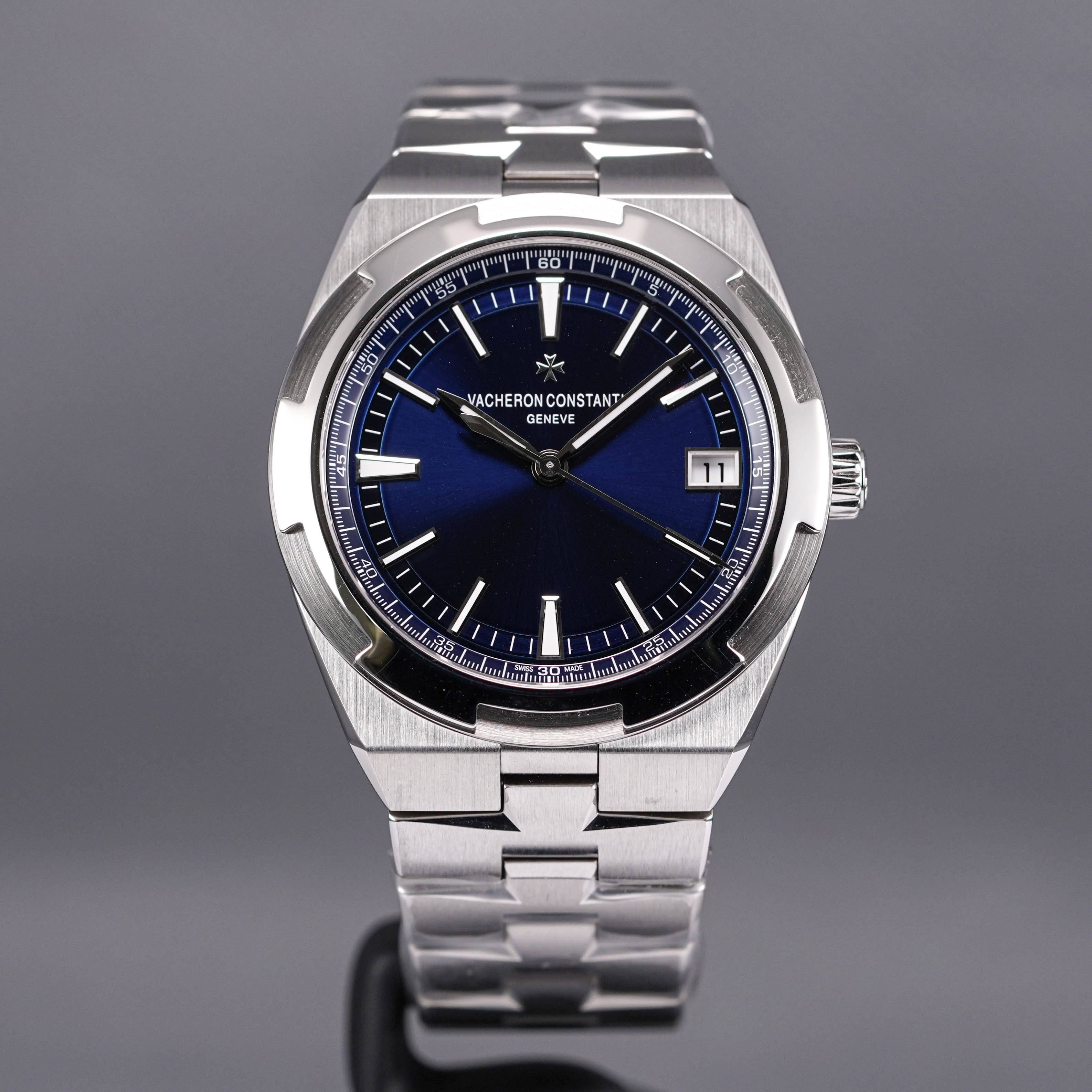 OVERSEAS DATE BLUE DIAL (2021)