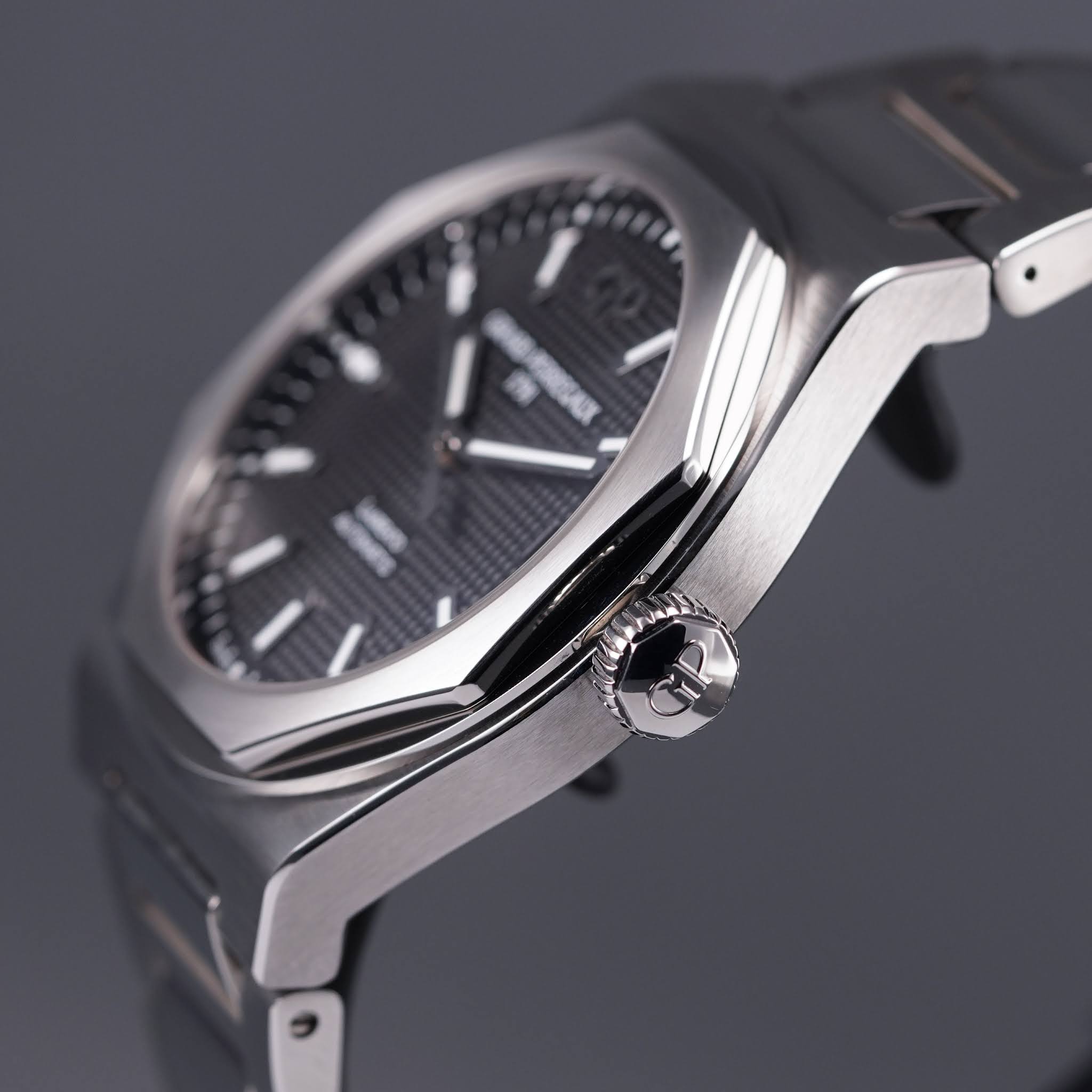 GIRARD PERREGAUX LAUREATO BLACK DIAL