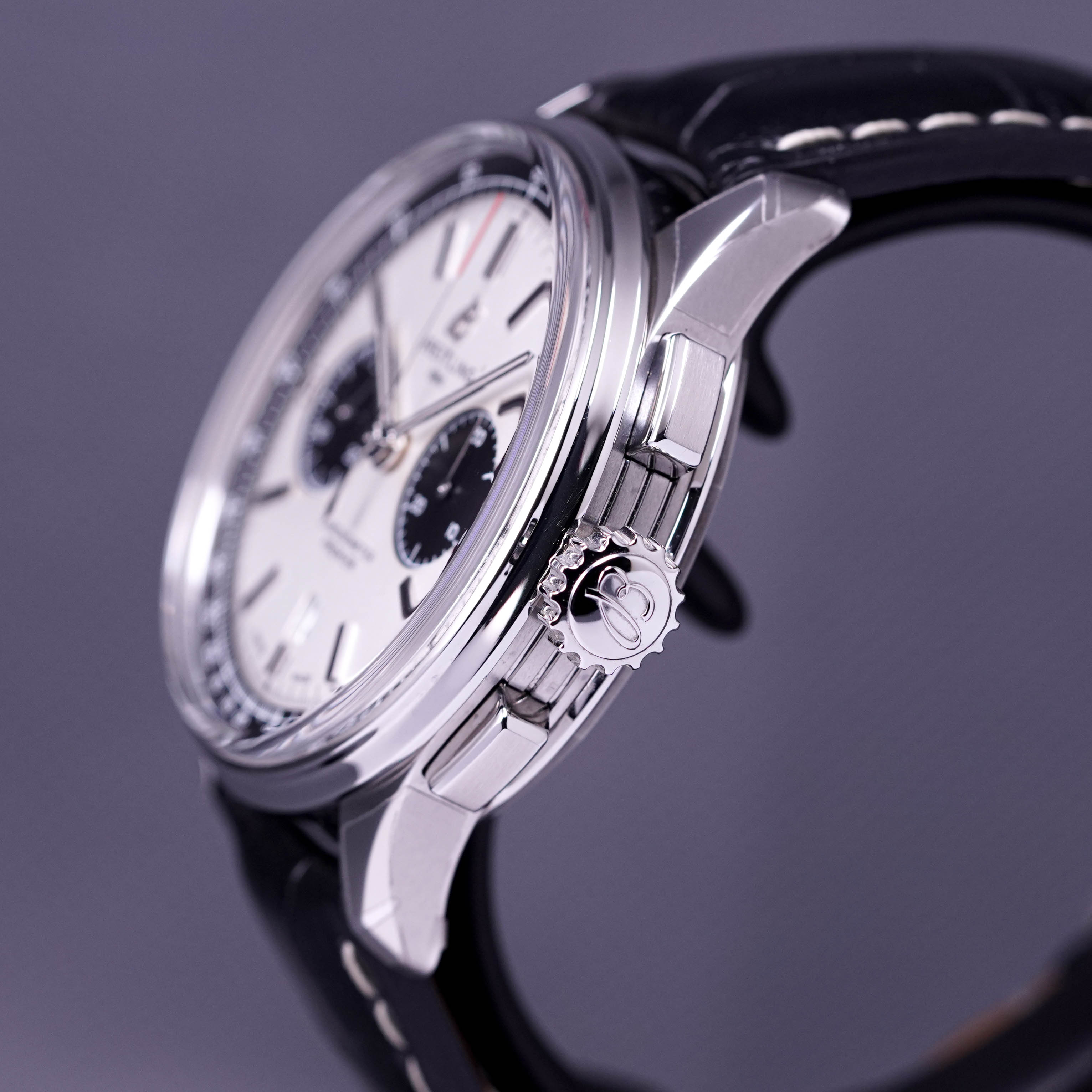 PREMIER B01 CHRONOGRAPH WHITE PANDA DIAL (2019)