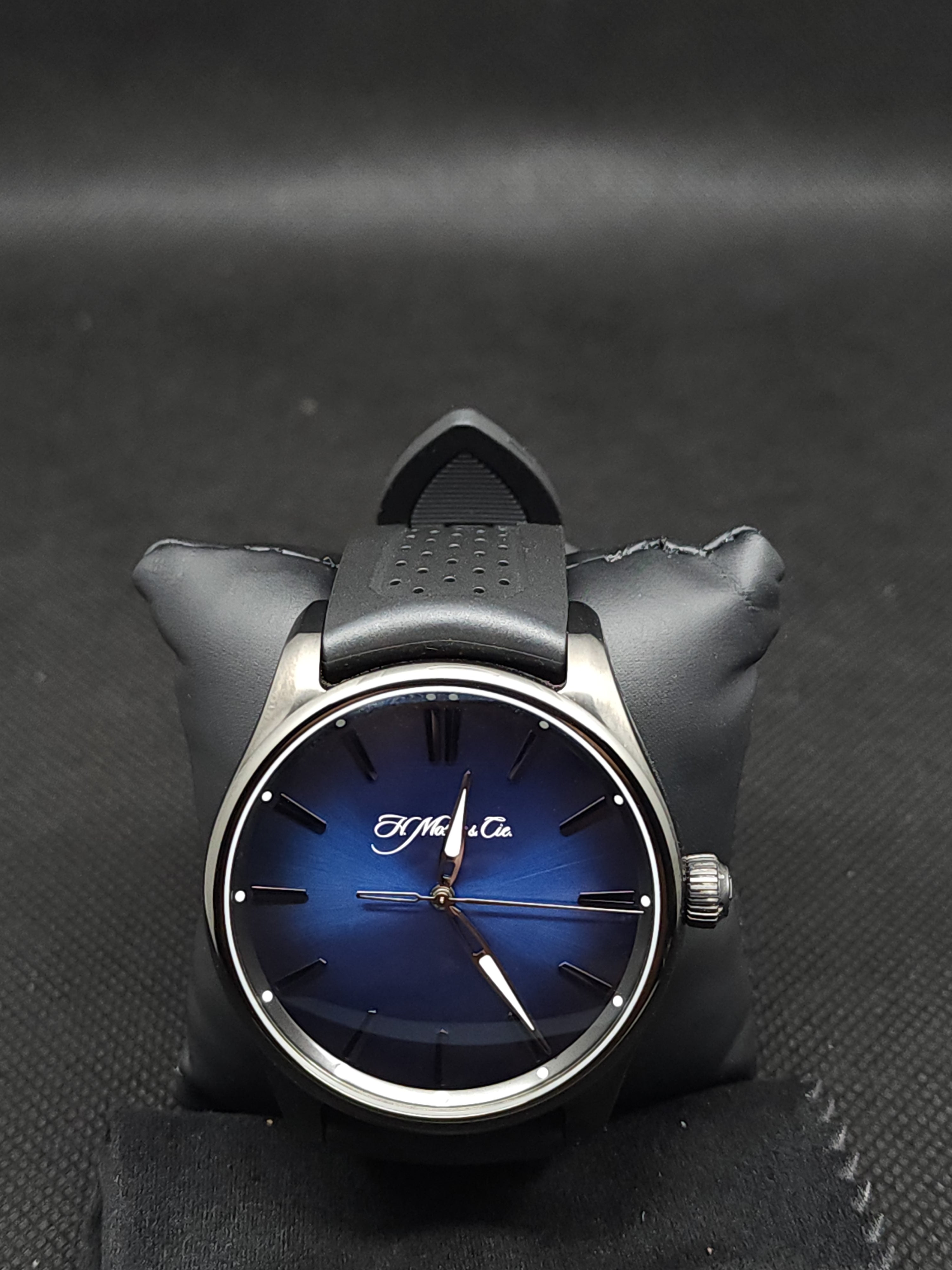 MOSER PIONEER CENTER SECOND STEEL DLC FUNKY BLUE (2019)