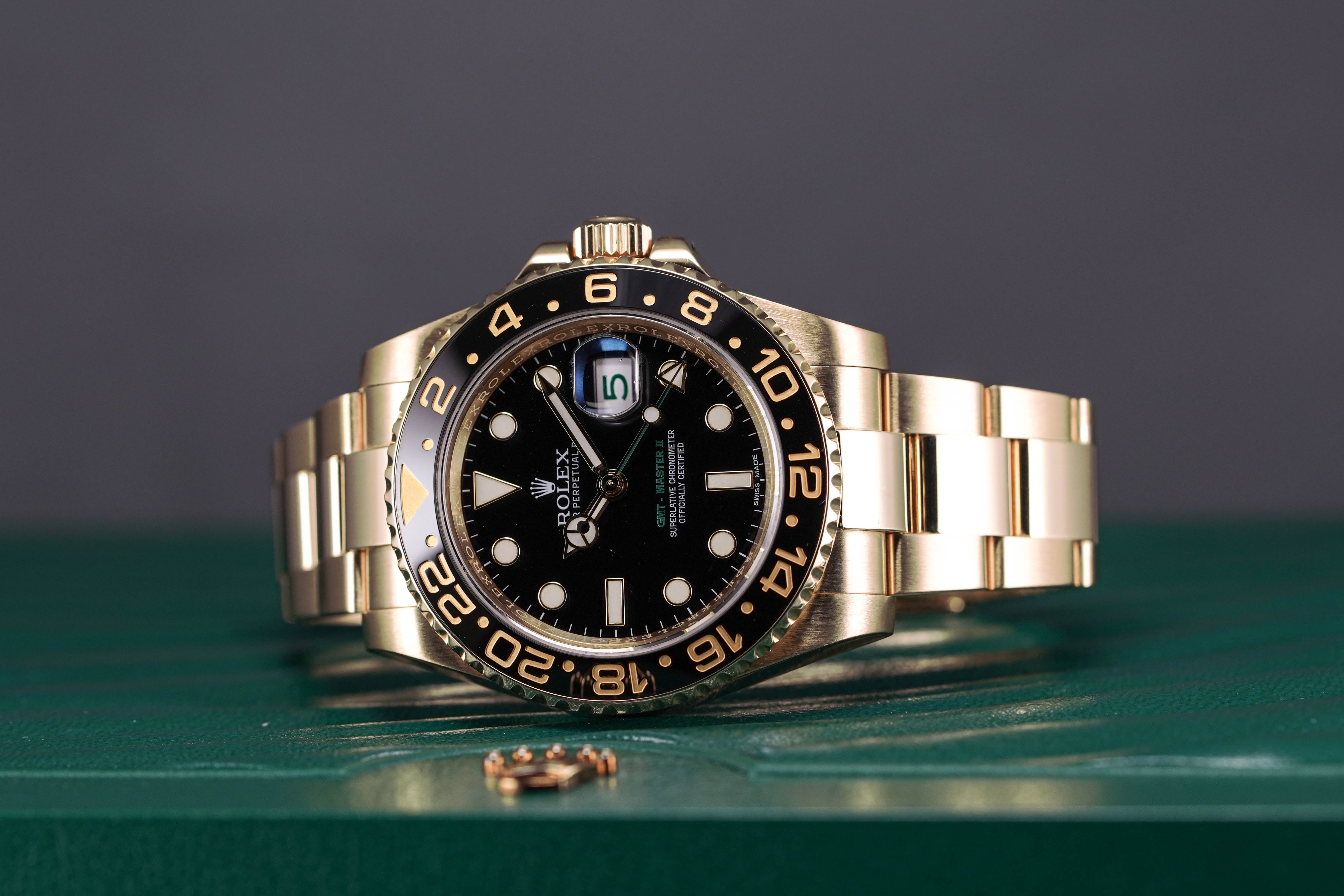 ROLEX GMT MASTER-II YELLOWGOLD BLACK DIAL (2016)