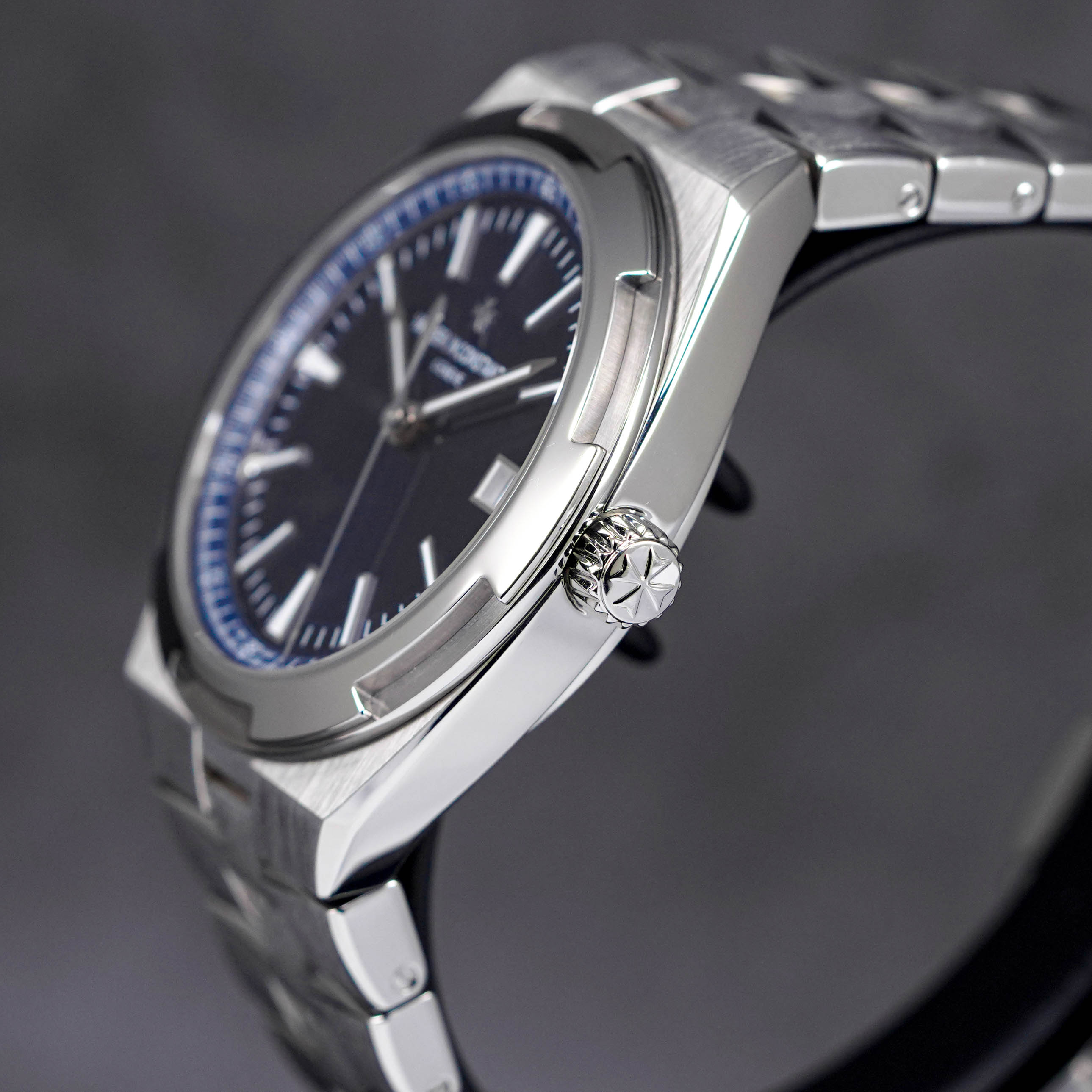 OVERSEAS BLUE DIAL (2019)