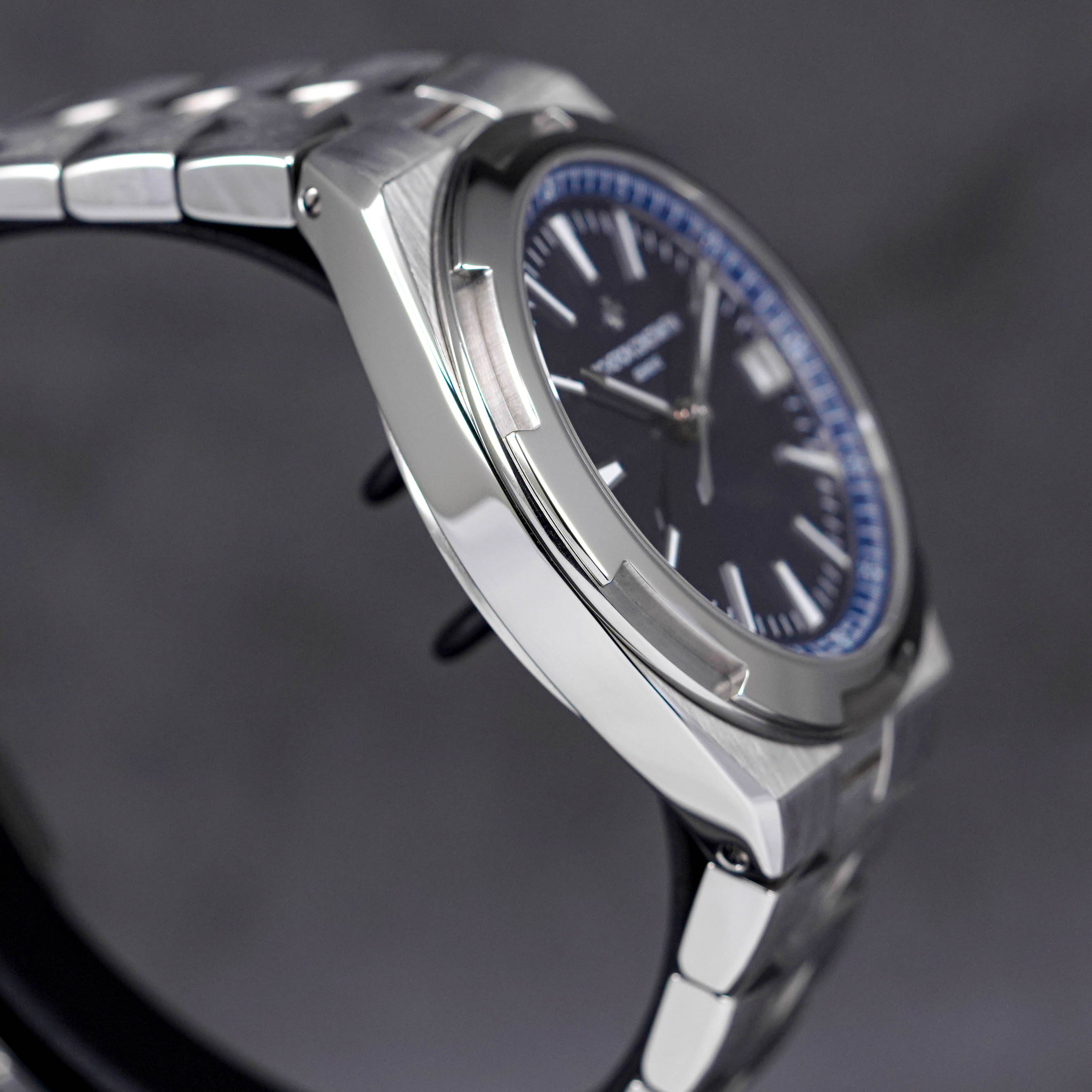 OVERSEAS BLUE DIAL (2019)