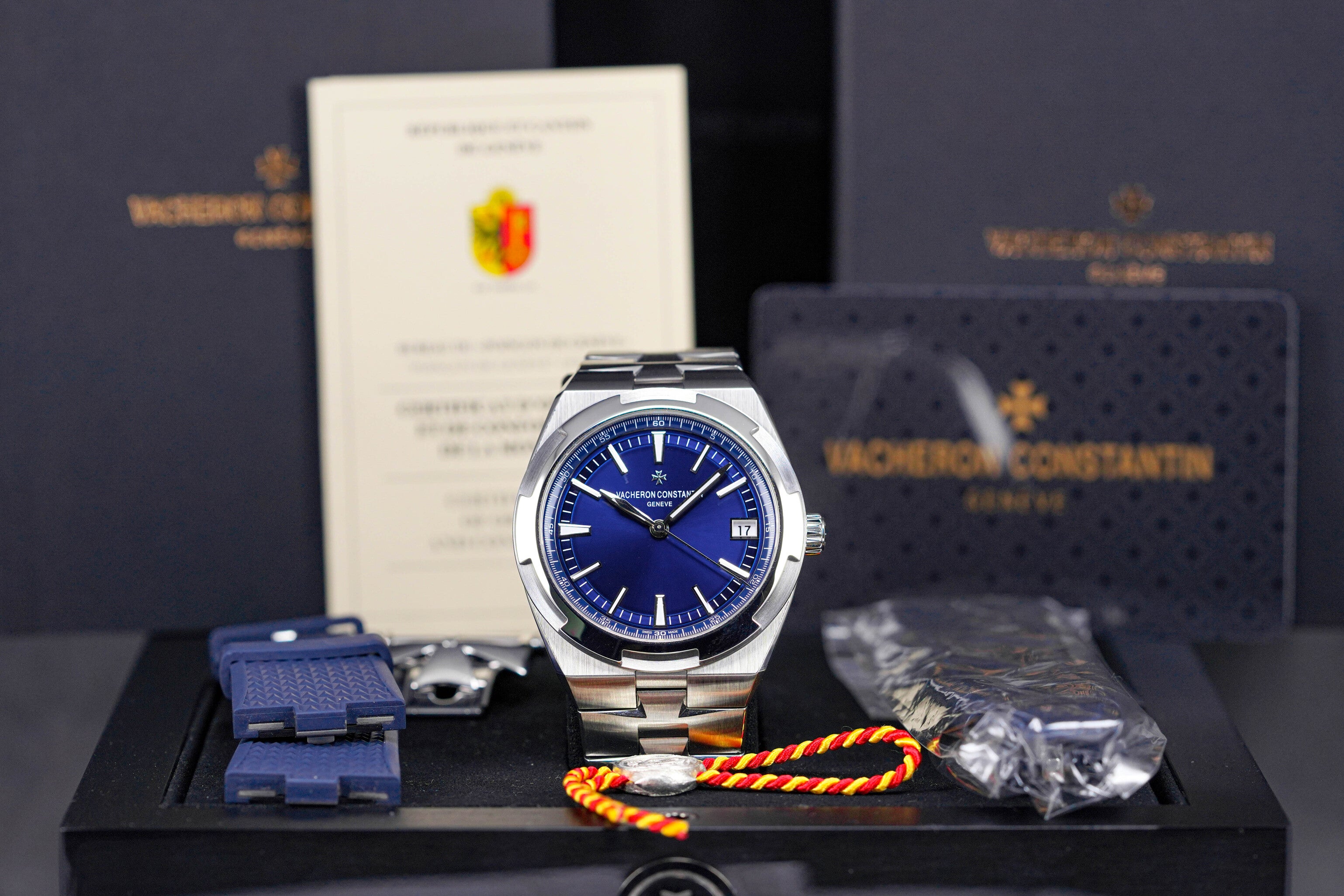 OVERSEAS BLUE DIAL (2019)