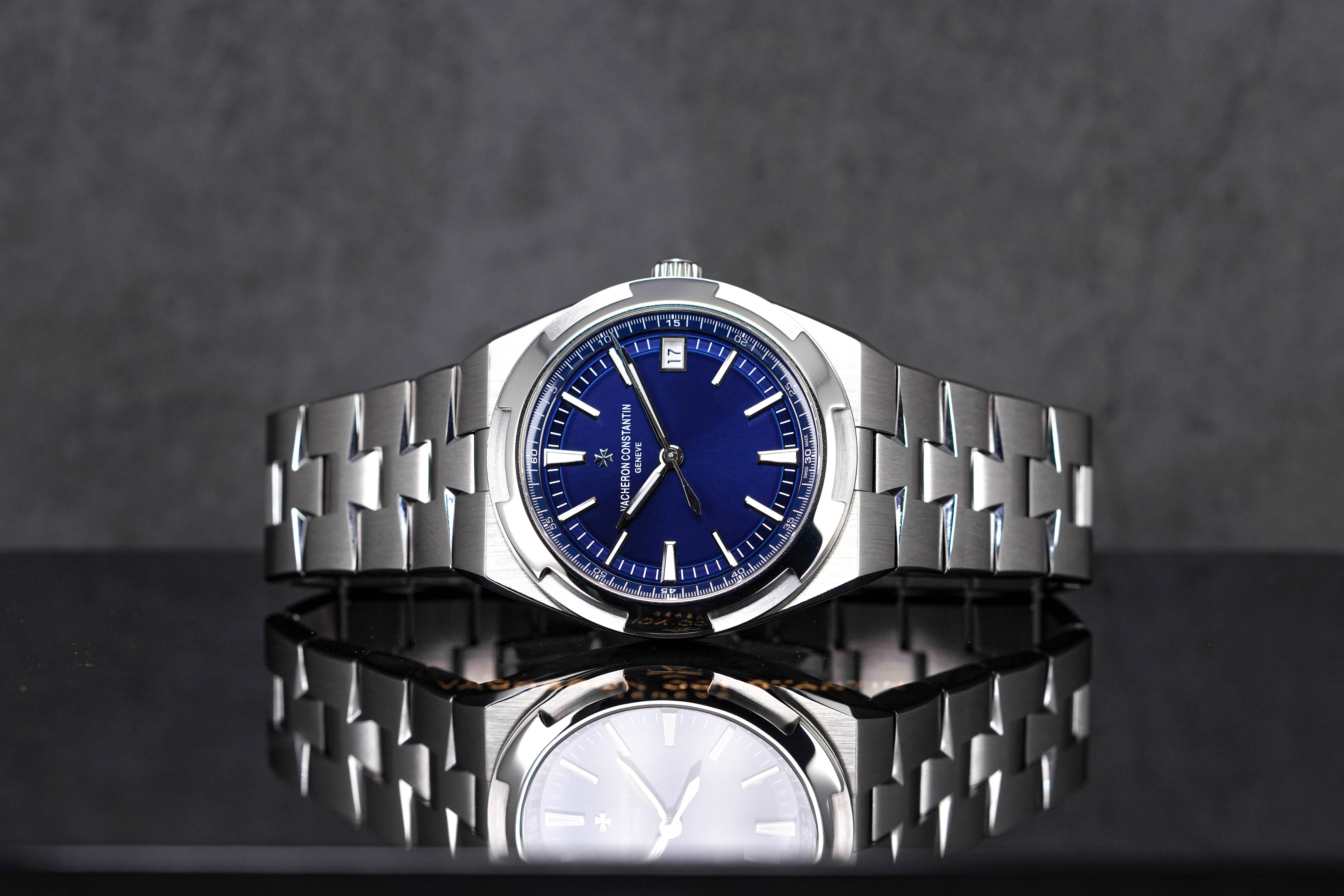 OVERSEAS BLUE DIAL (2019)