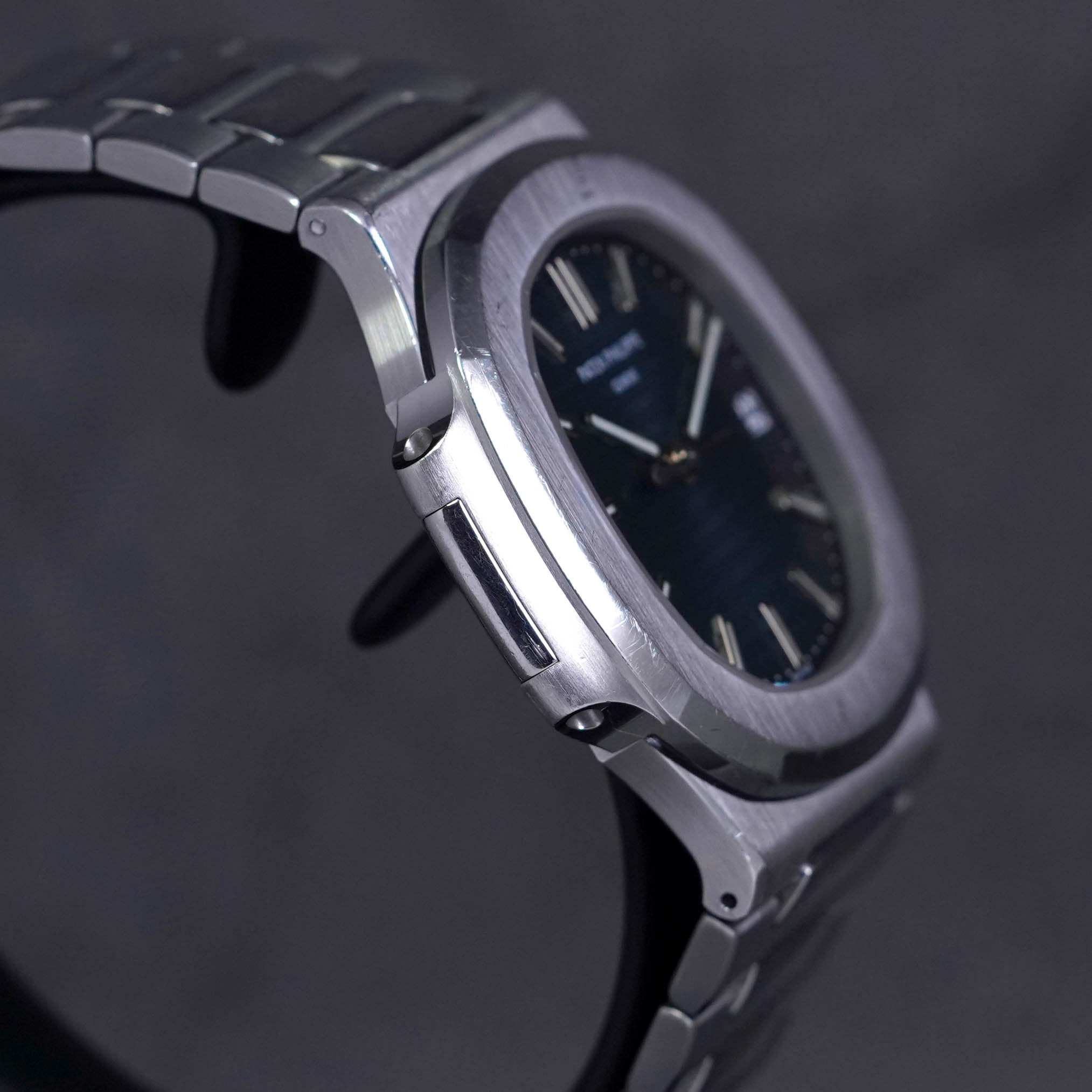 NAUTILUS 5711/1A-001 BLUE DIAL (UNDATED)