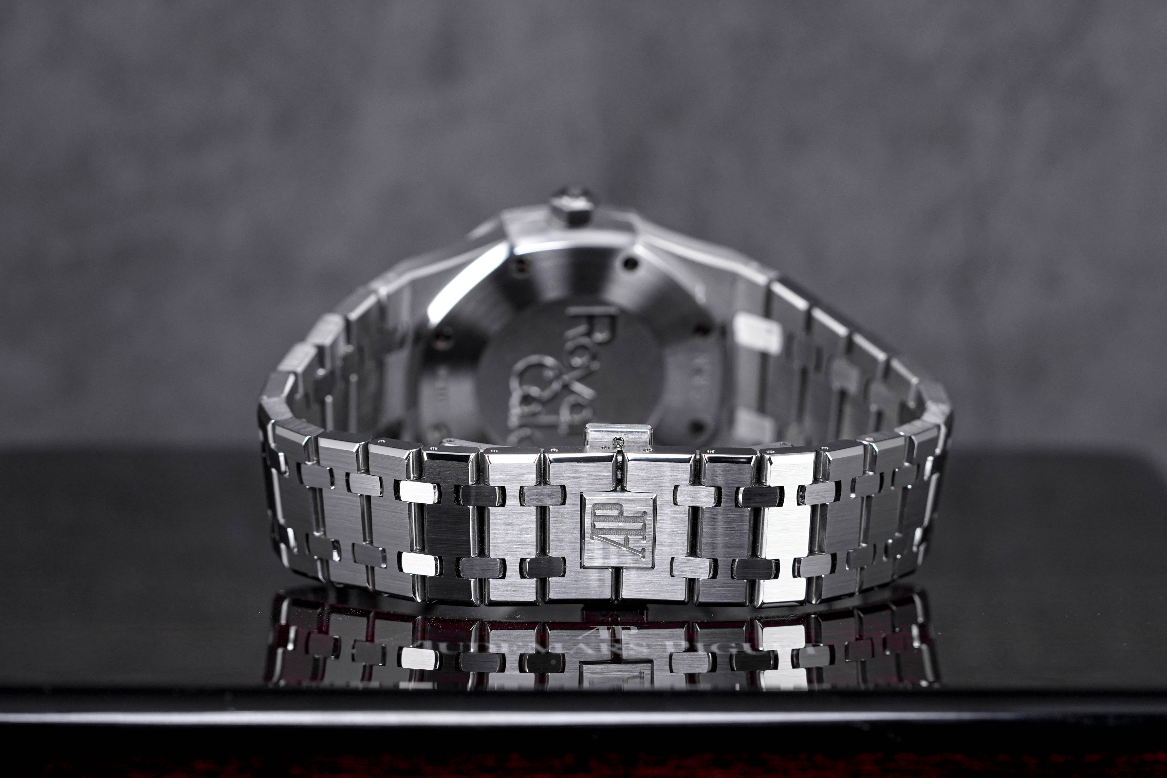 ROYAL OAK 39MM DUALTIME BLACK DIAL (2013)