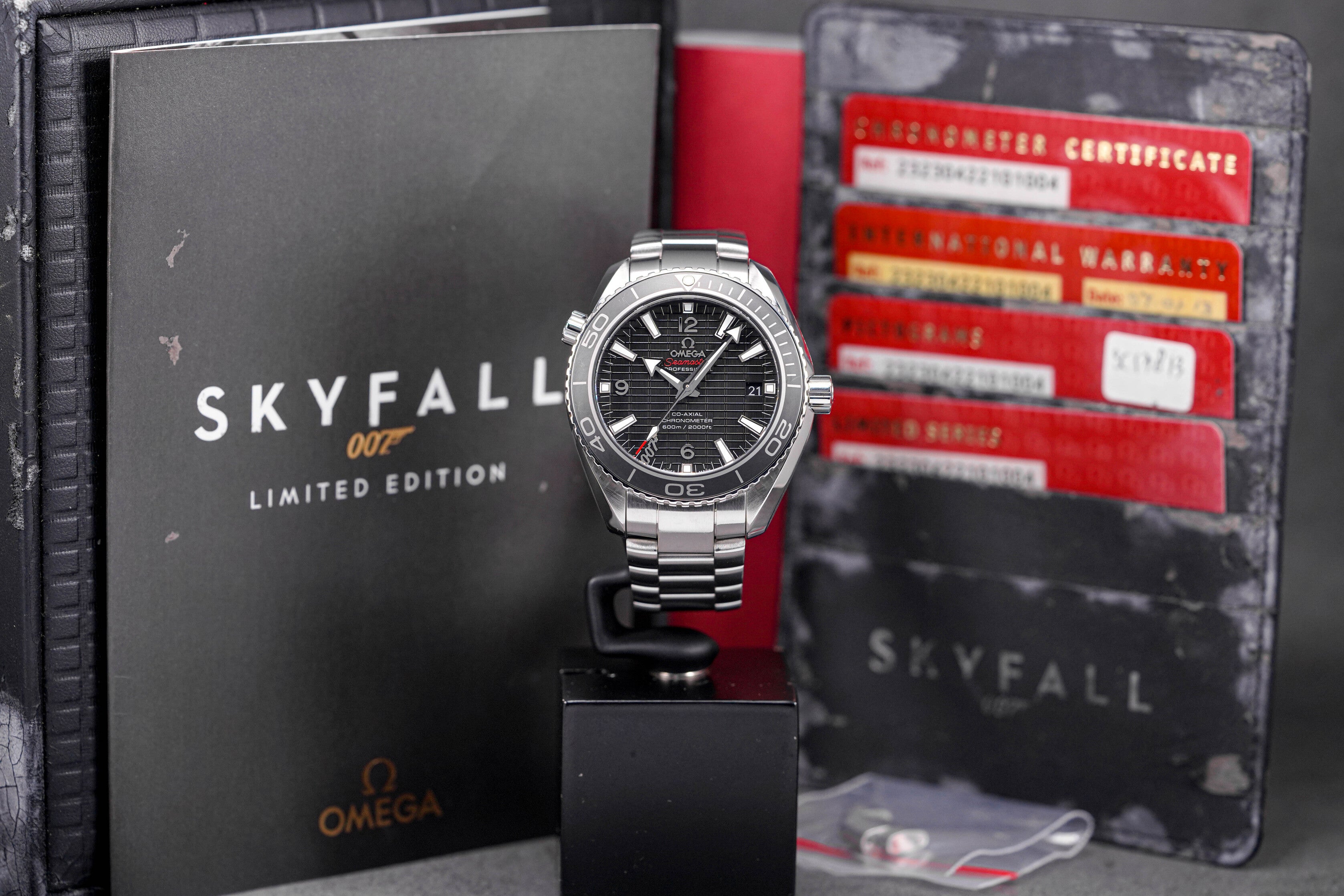 SEAMASTER PLANET OCEAN 'SKYFALL' (2013)