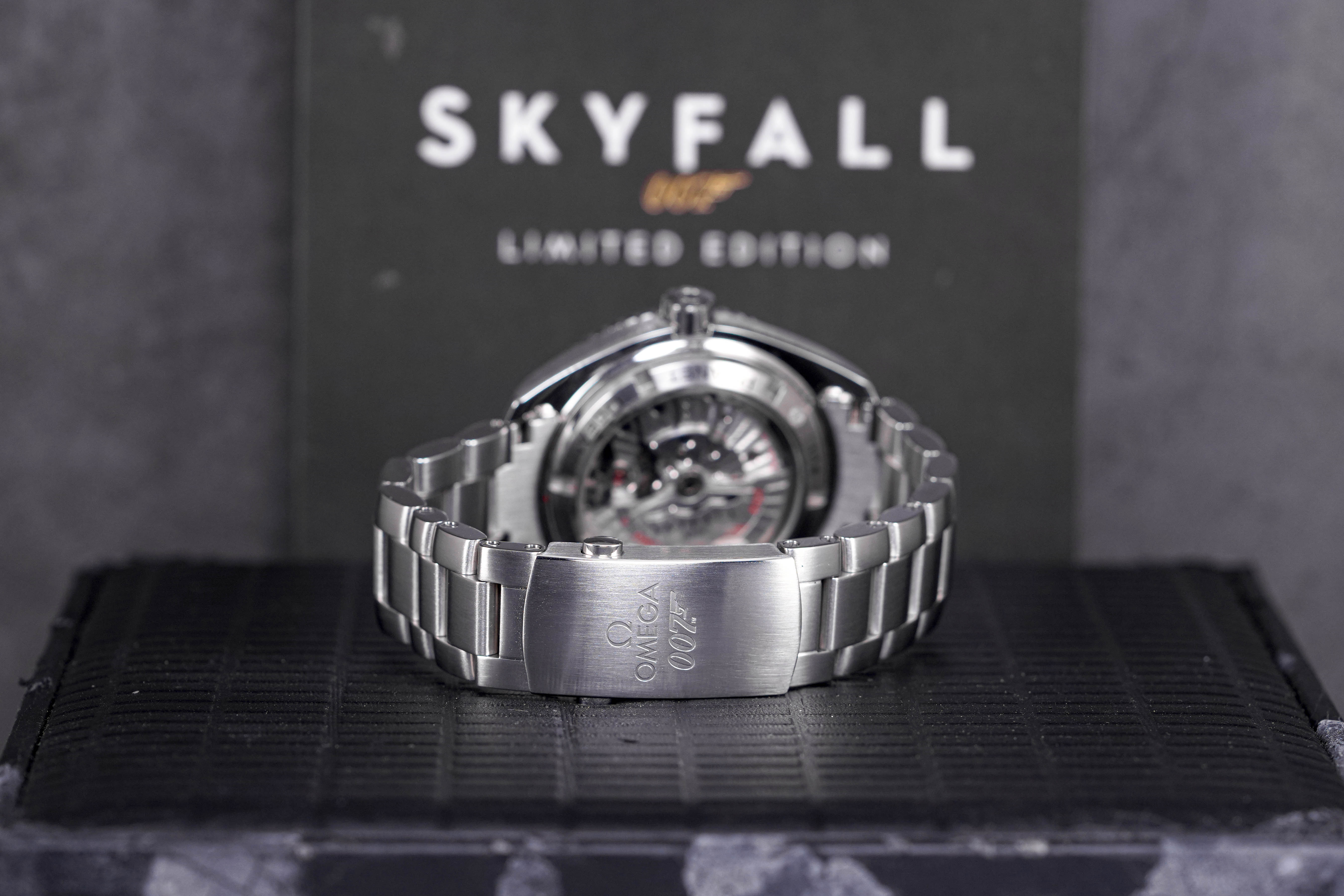 SEAMASTER PLANET OCEAN 'SKYFALL' (2013)