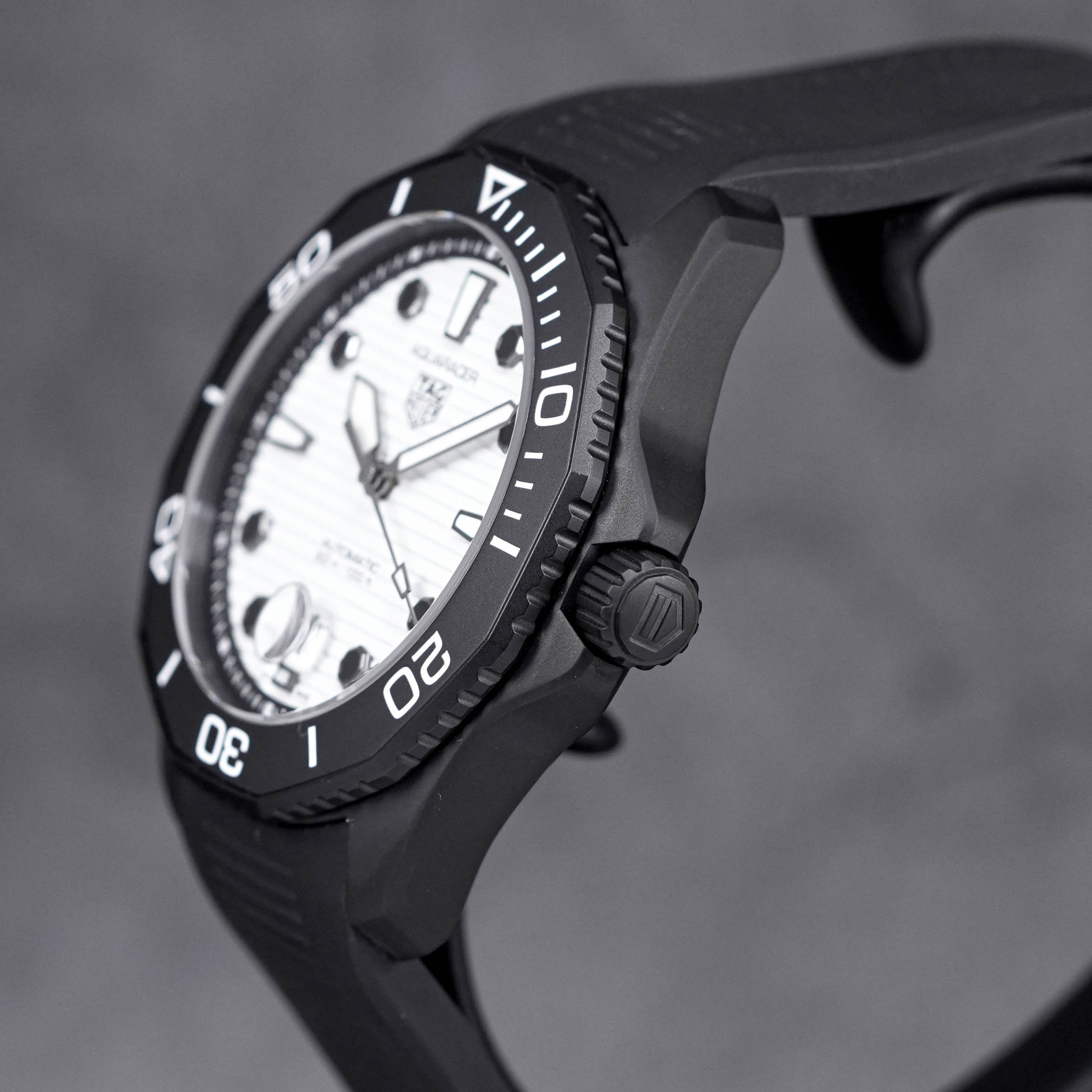 AQUARACER 300M CALIBRE 5 CERAMIC WHITE DIAL (2023)