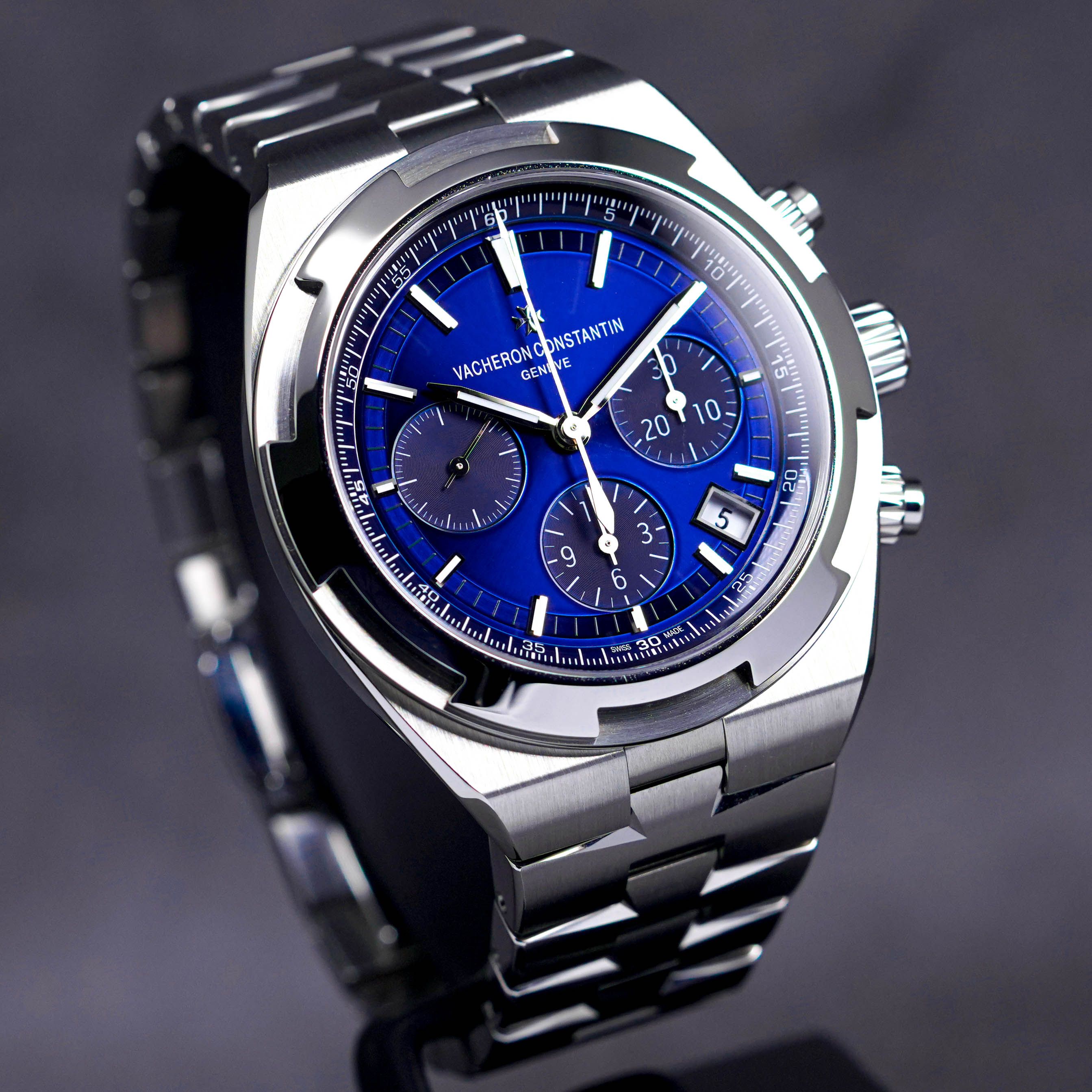 OVERSEAS CHRONOGRAPH BLUE DIAL (2022)