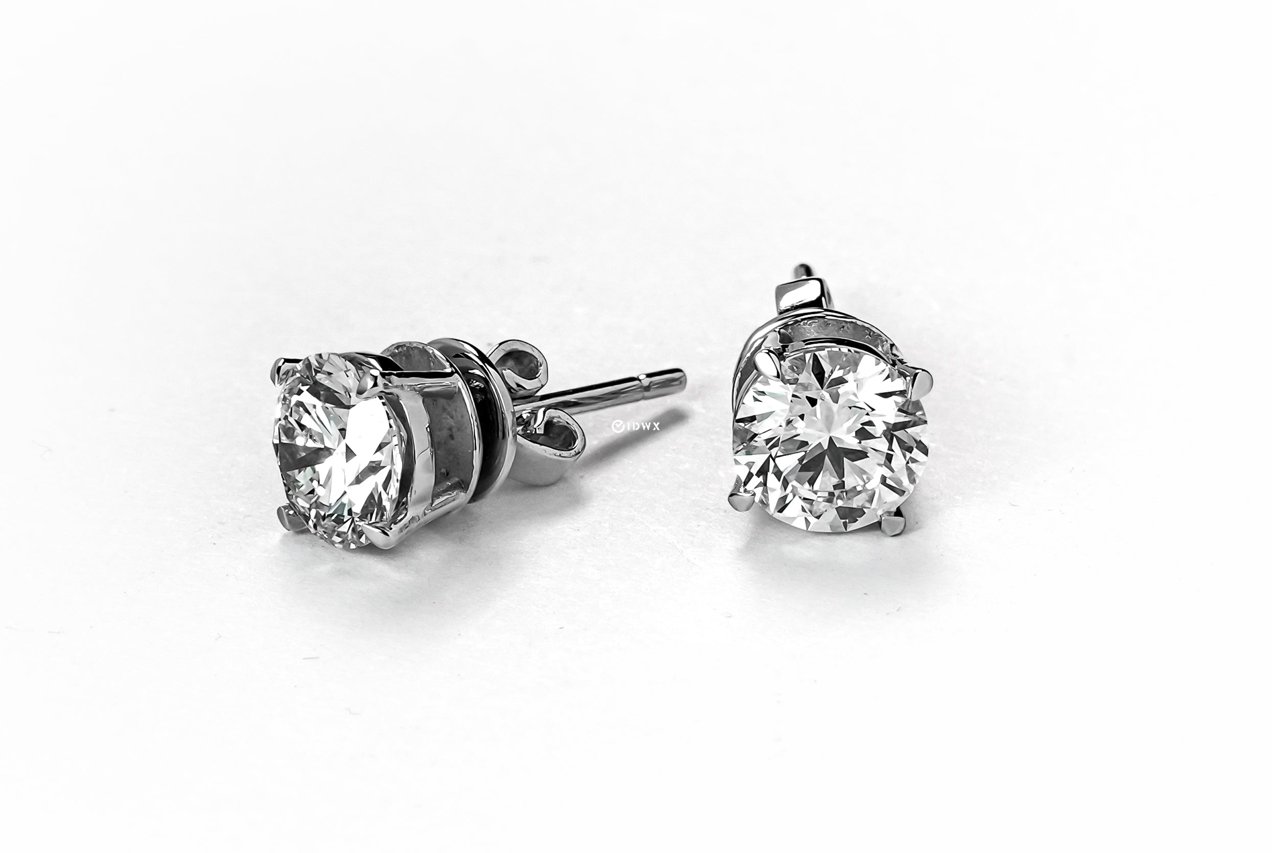 1CT ROUND BRILLIANT STUD EARRINGS