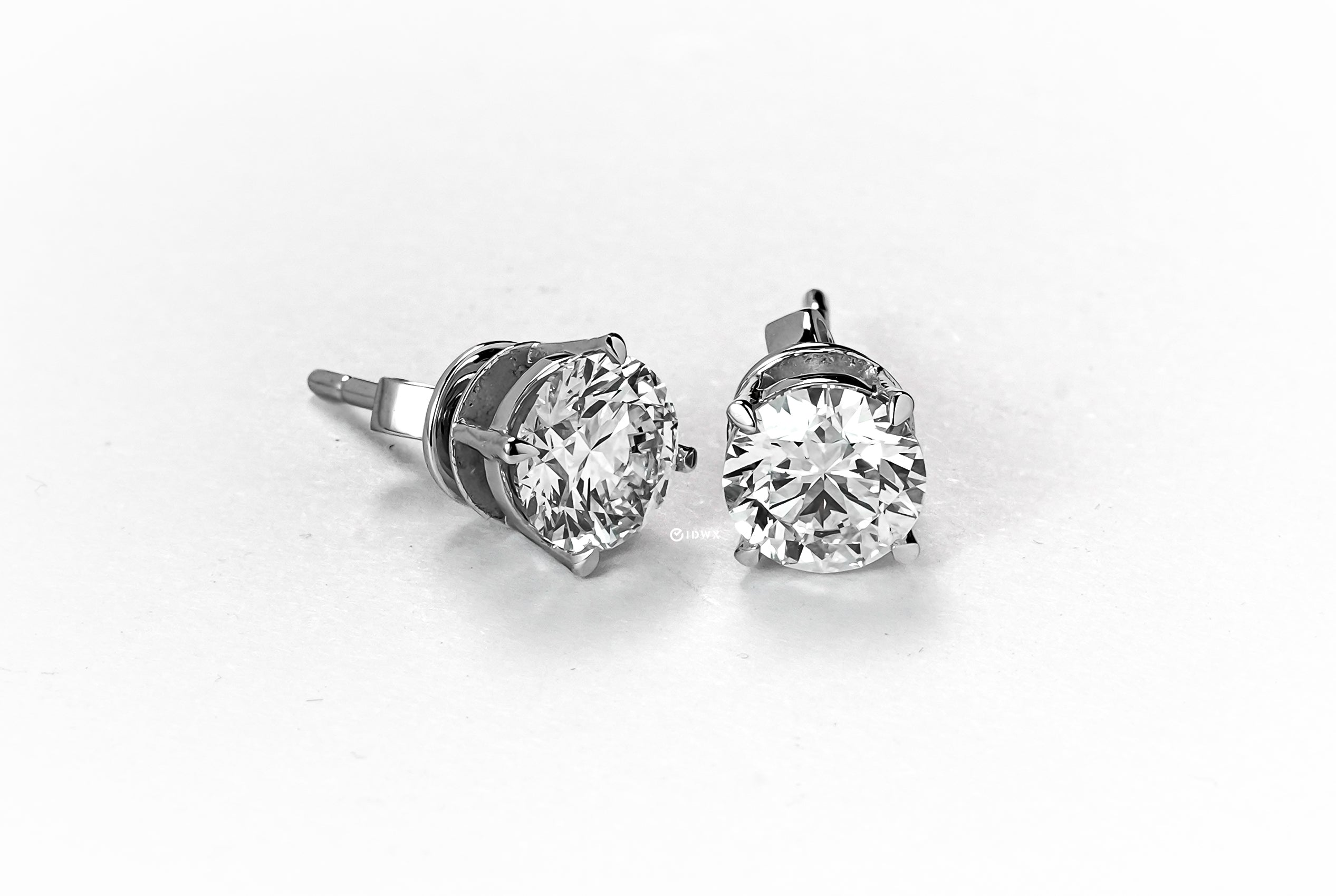 1CT ROUND BRILLIANT STUD EARRINGS