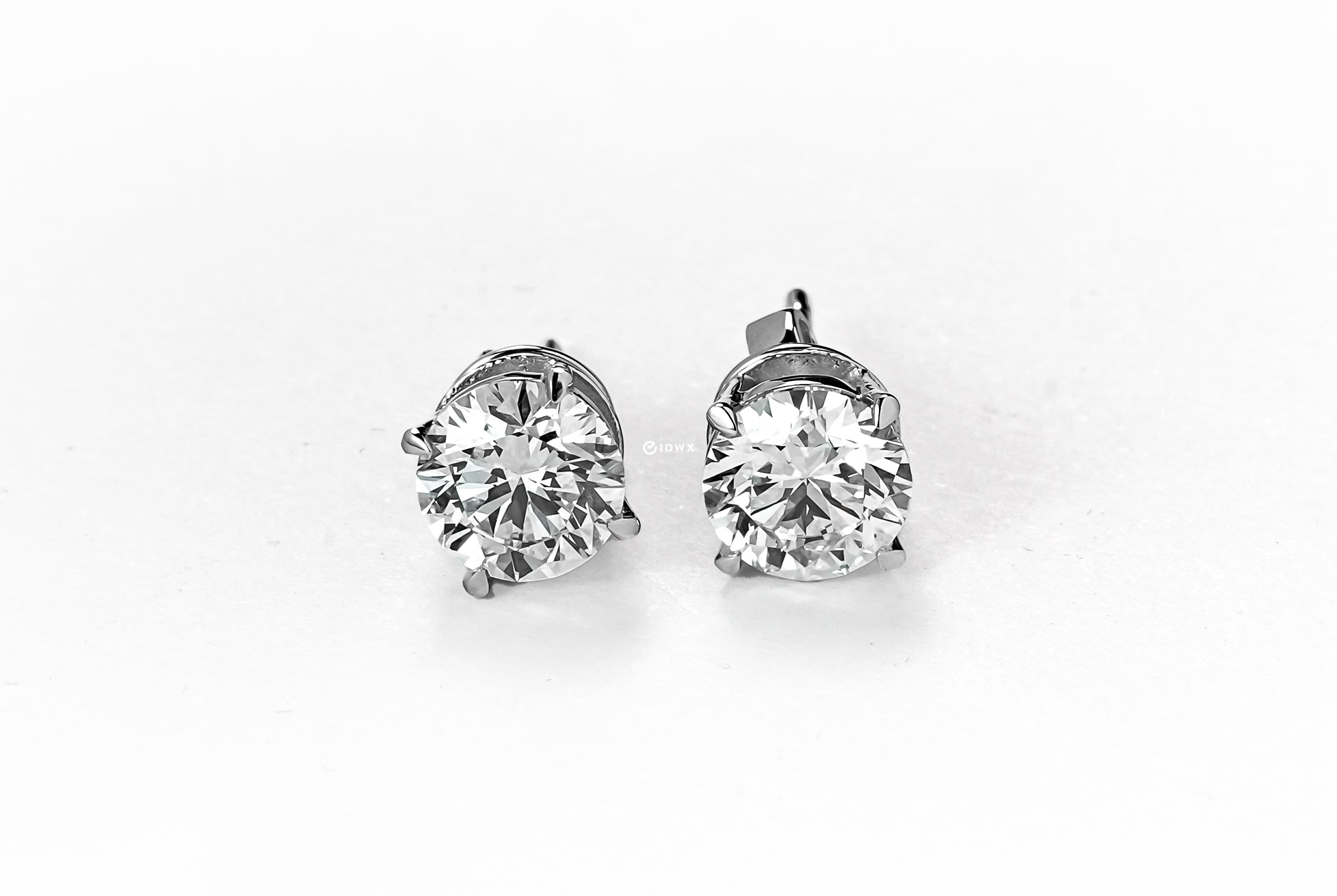 1CT ROUND BRILLIANT STUD EARRINGS