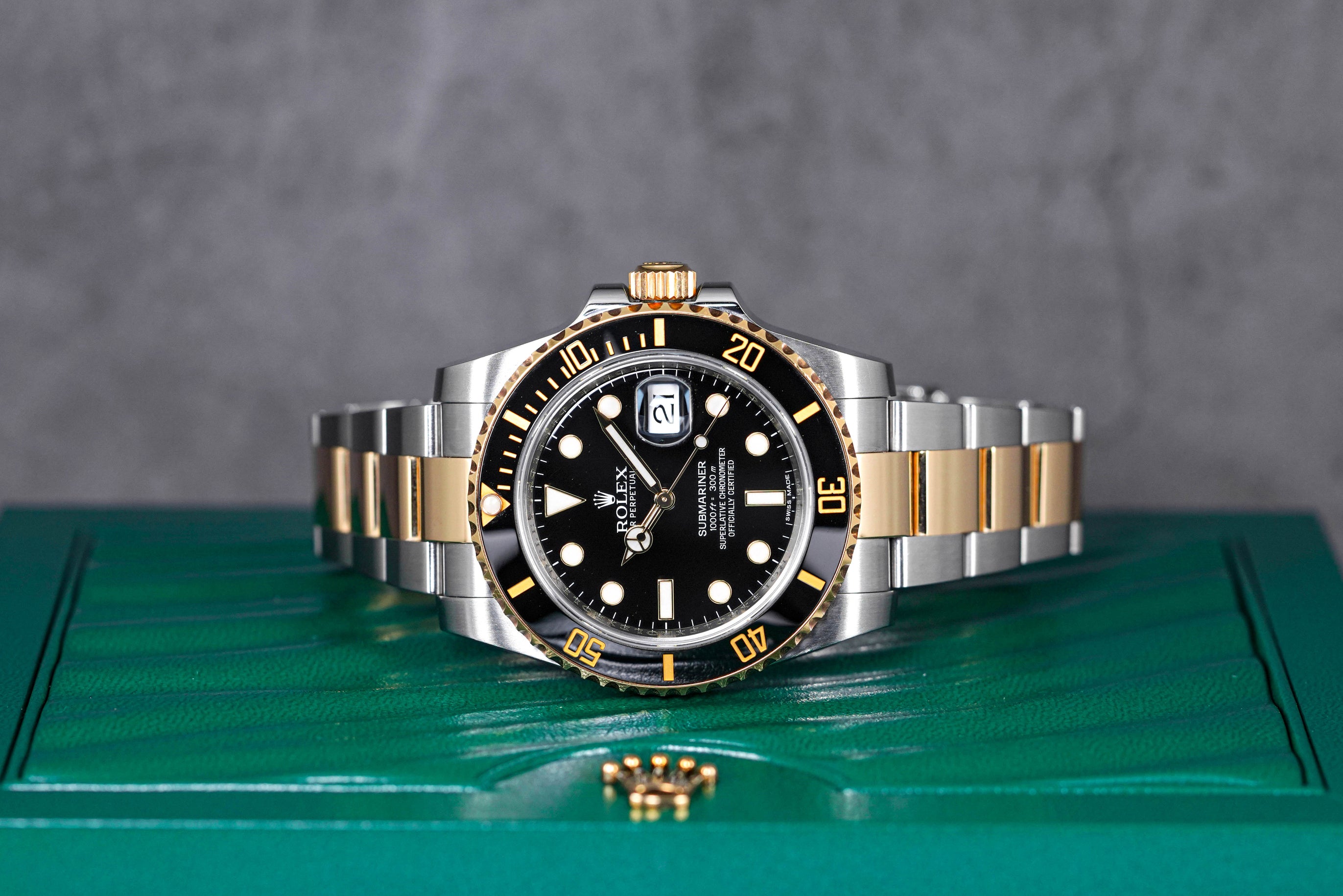 SUBMARINER DATE 40MM TWOTONE YELLOWGOLD BLACK DIAL (2016)