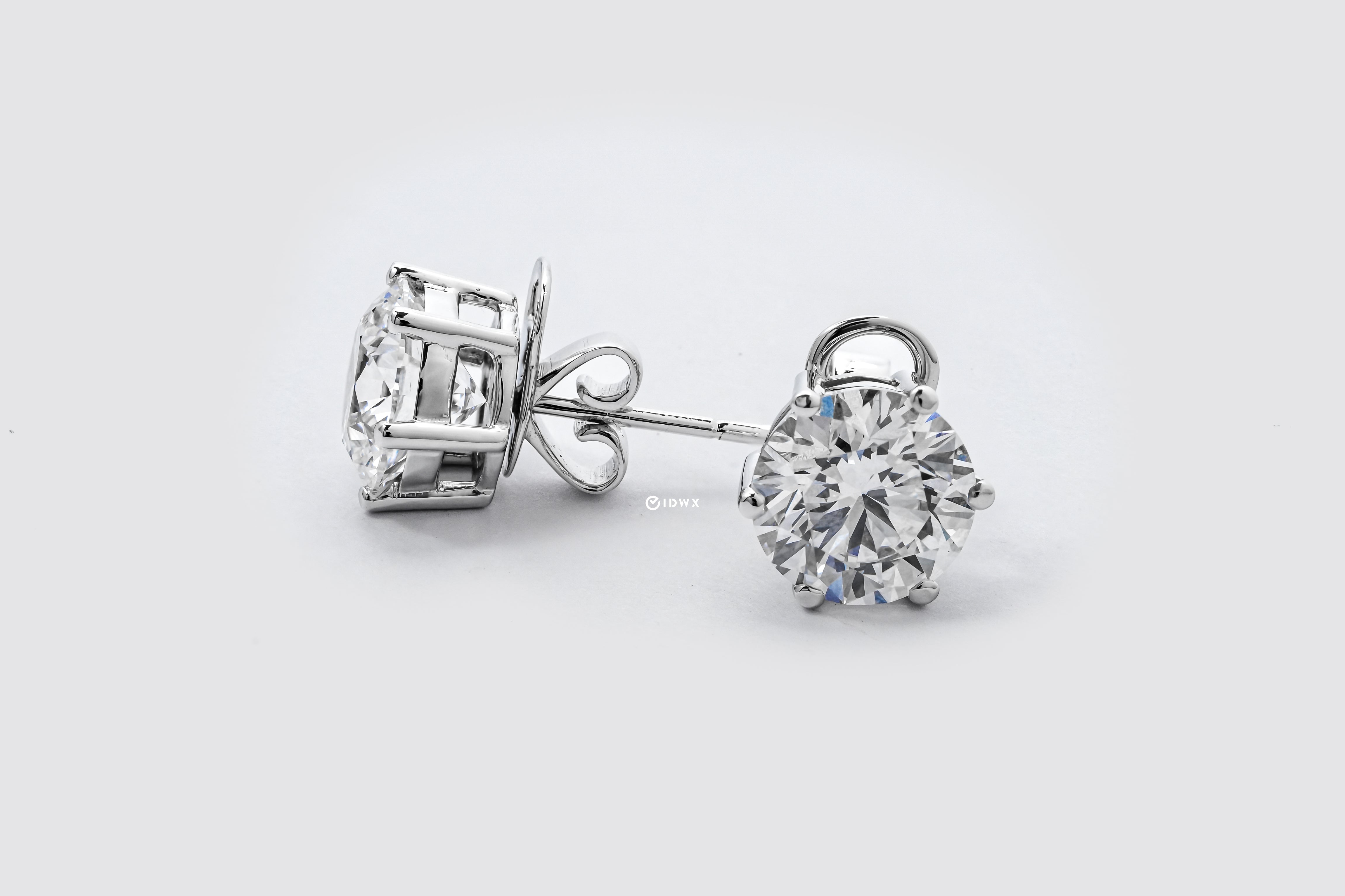 2.5CT ROUND BRILLIANT STUD EARRINGS