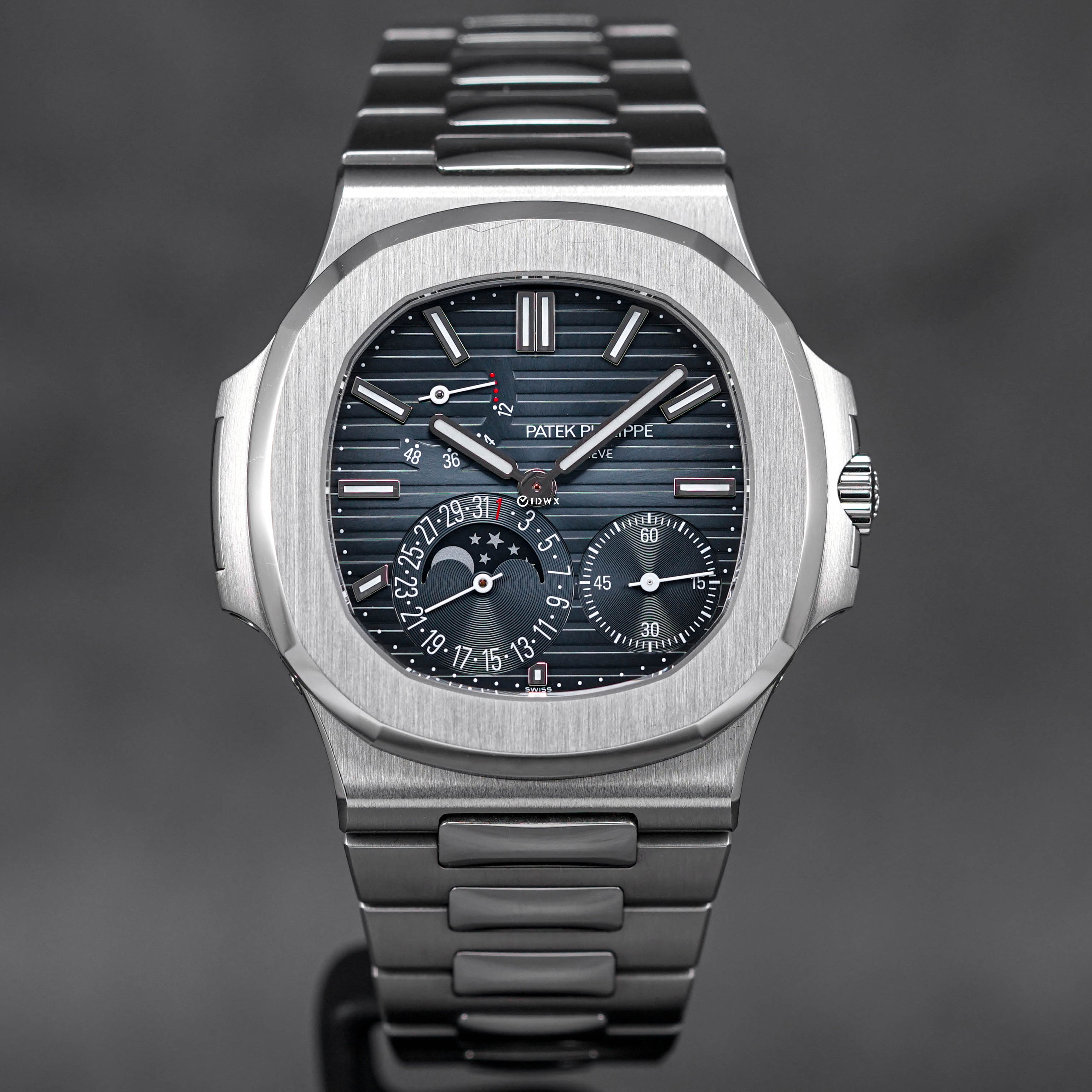 PATEK PHILIPPE NAUTILUS 5712 1A MOONPHASE BLUE DIAL 2017 IDWX