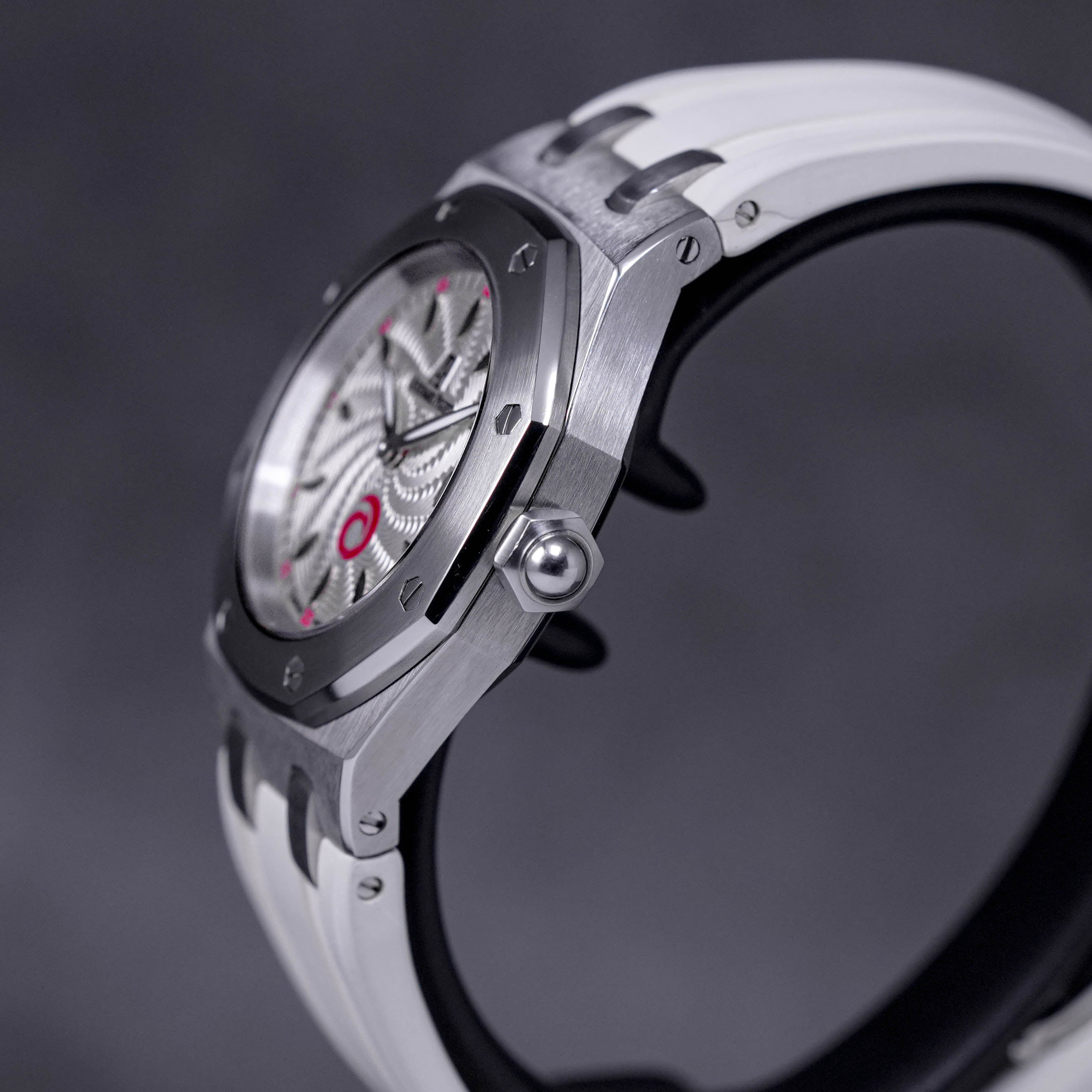 ROYAL OAK 33MM 67610ST 'ALINGHI' WHITE DIAL WITH RUBBER STRAP (2006)