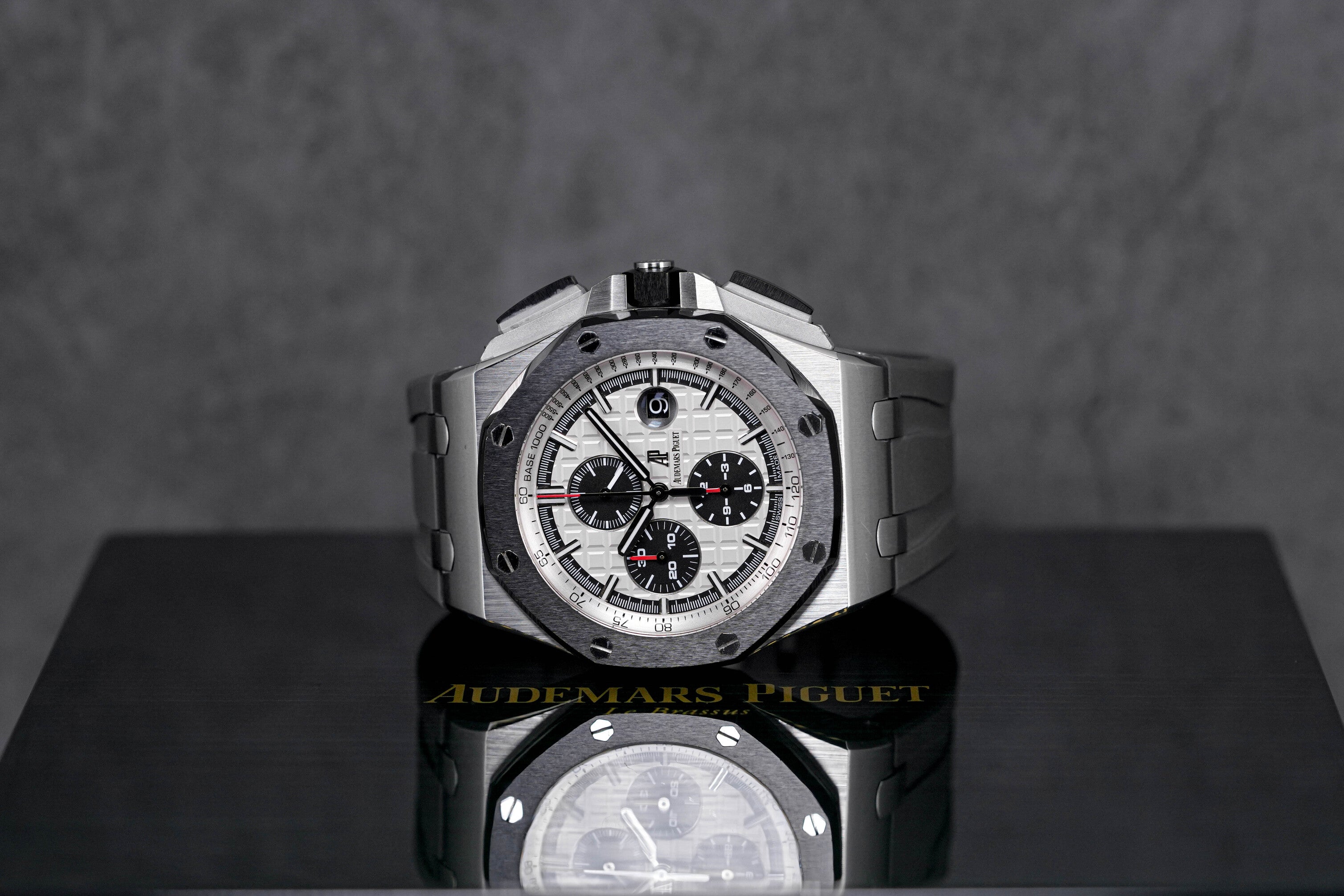 AUDEMARS PIGUET ROYAL OAK OFFSHORE CHRONOGRAPH 44MM NOVELTY WHITE PANDA DIAL 2013 IDWX