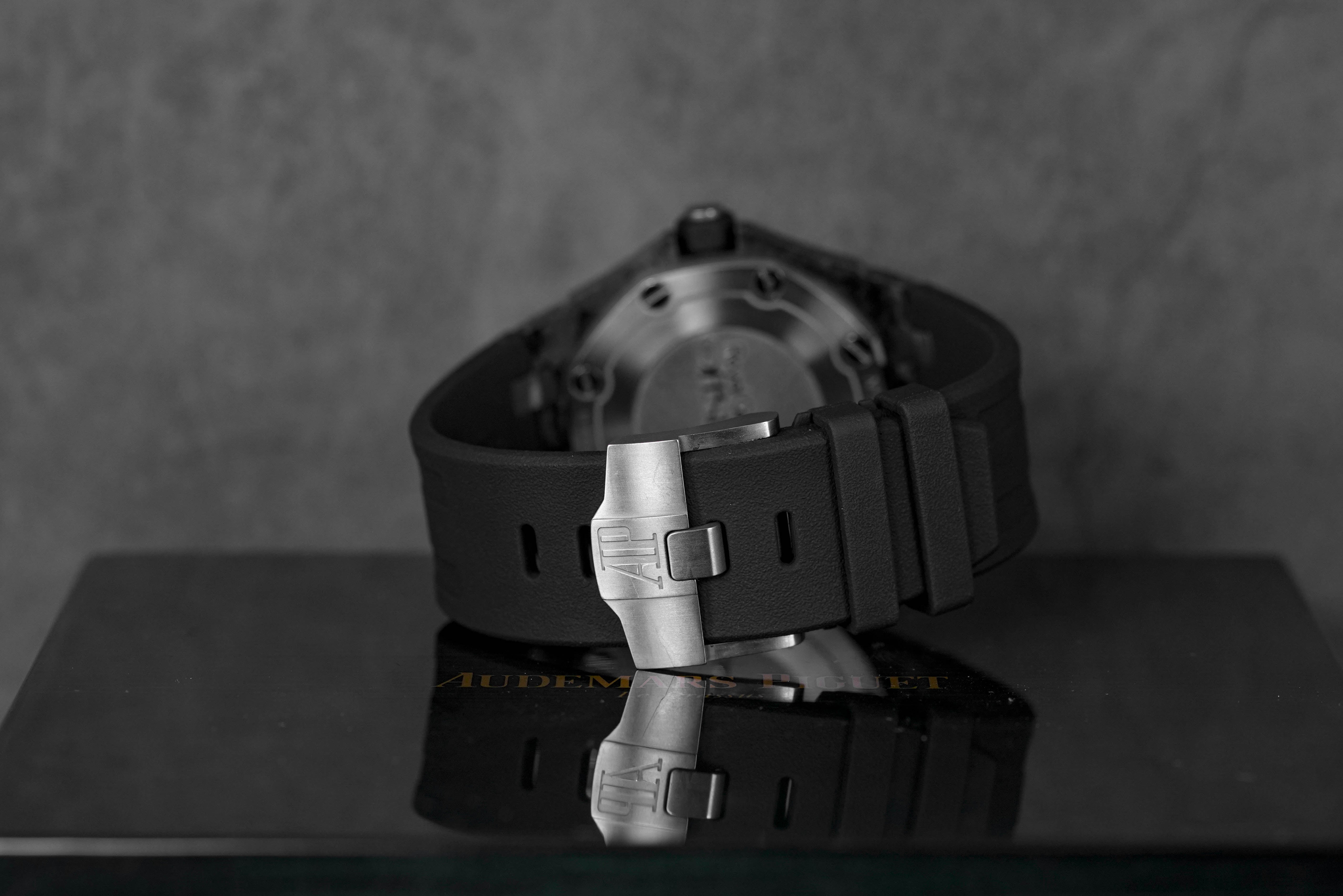 AUDEMARS PIGUET ROYAL OAK OFFSHORE 42MM DIVER YELLOW CARBON (2013