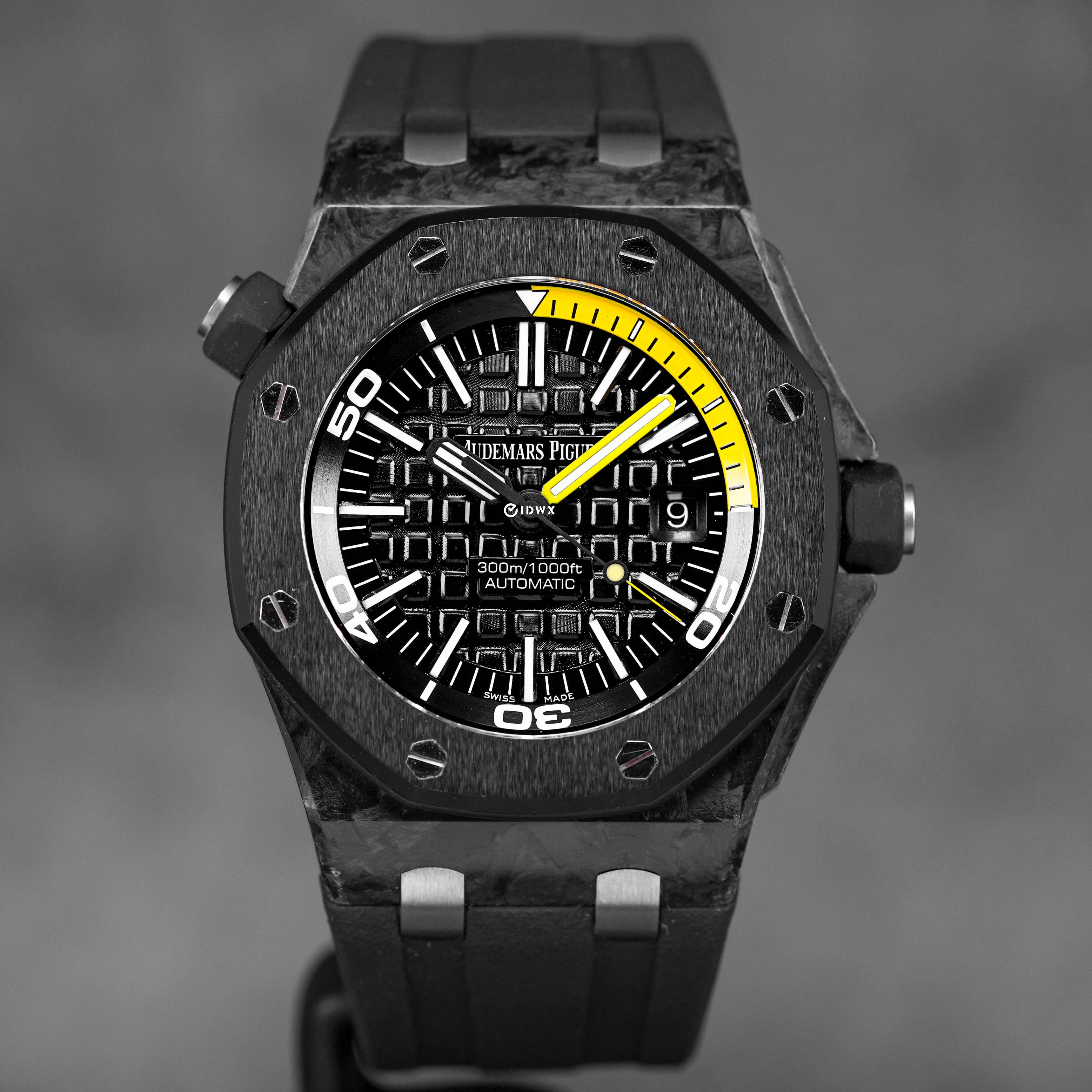 AUDEMARS PIGUET ROYAL OAK OFFSHORE 42MM DIVER YELLOW CARBON 2013 IDWX