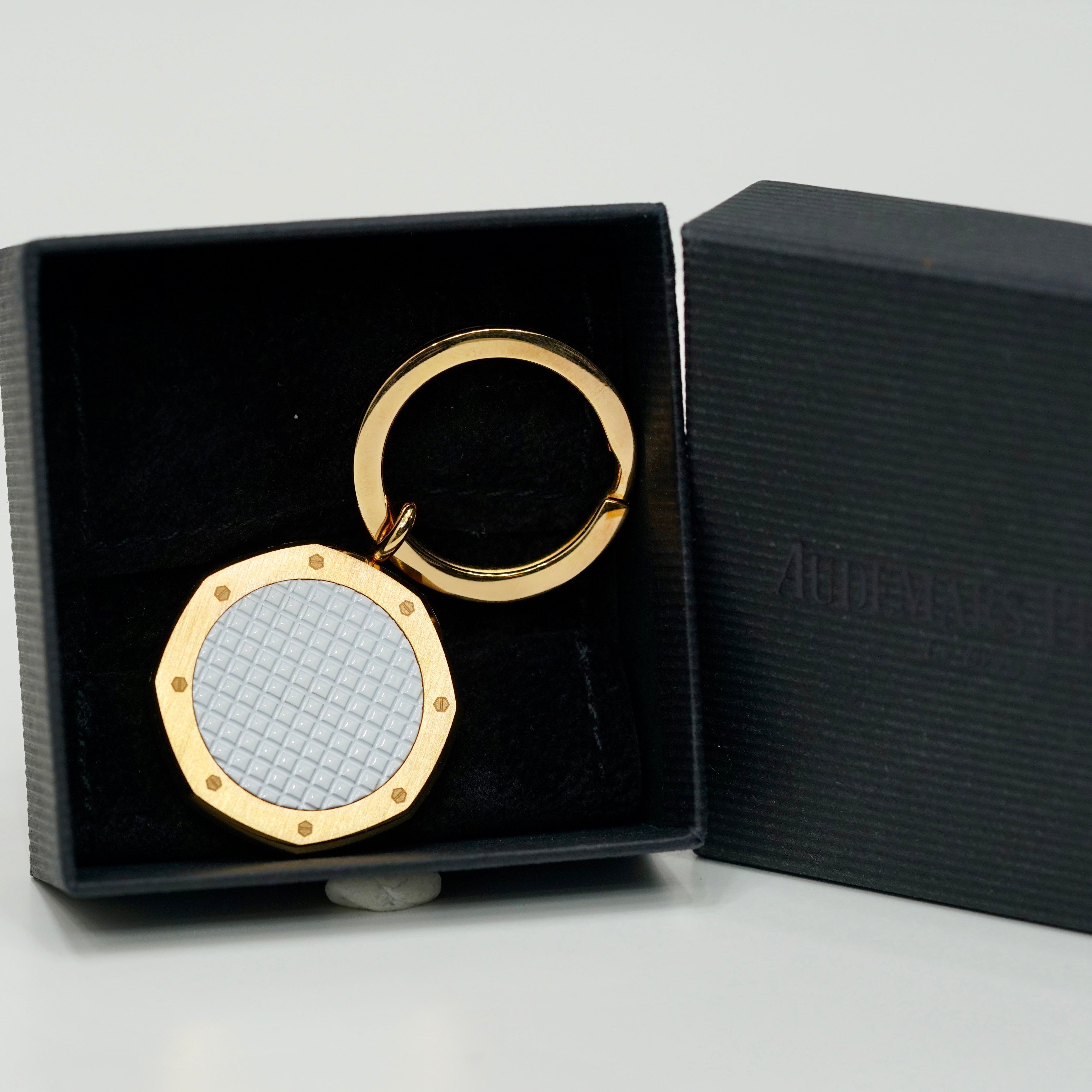 RARE WHITE DIAL ROSEGOLD KEYCHAIN