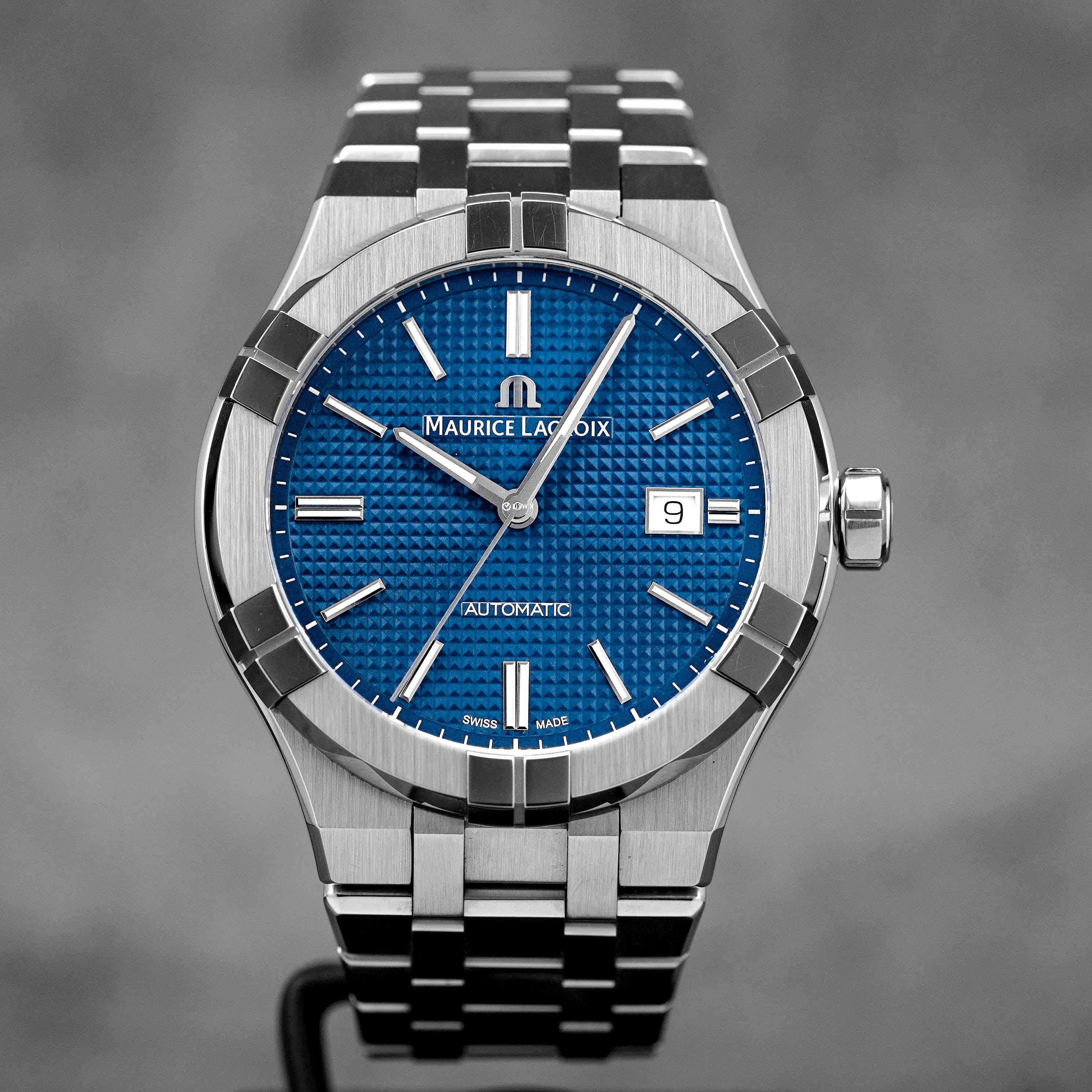 MAURICE LACROIX AIKON AUTOMATIC DATE 42MM STEEL BLUE DIAL 2021 IDWX